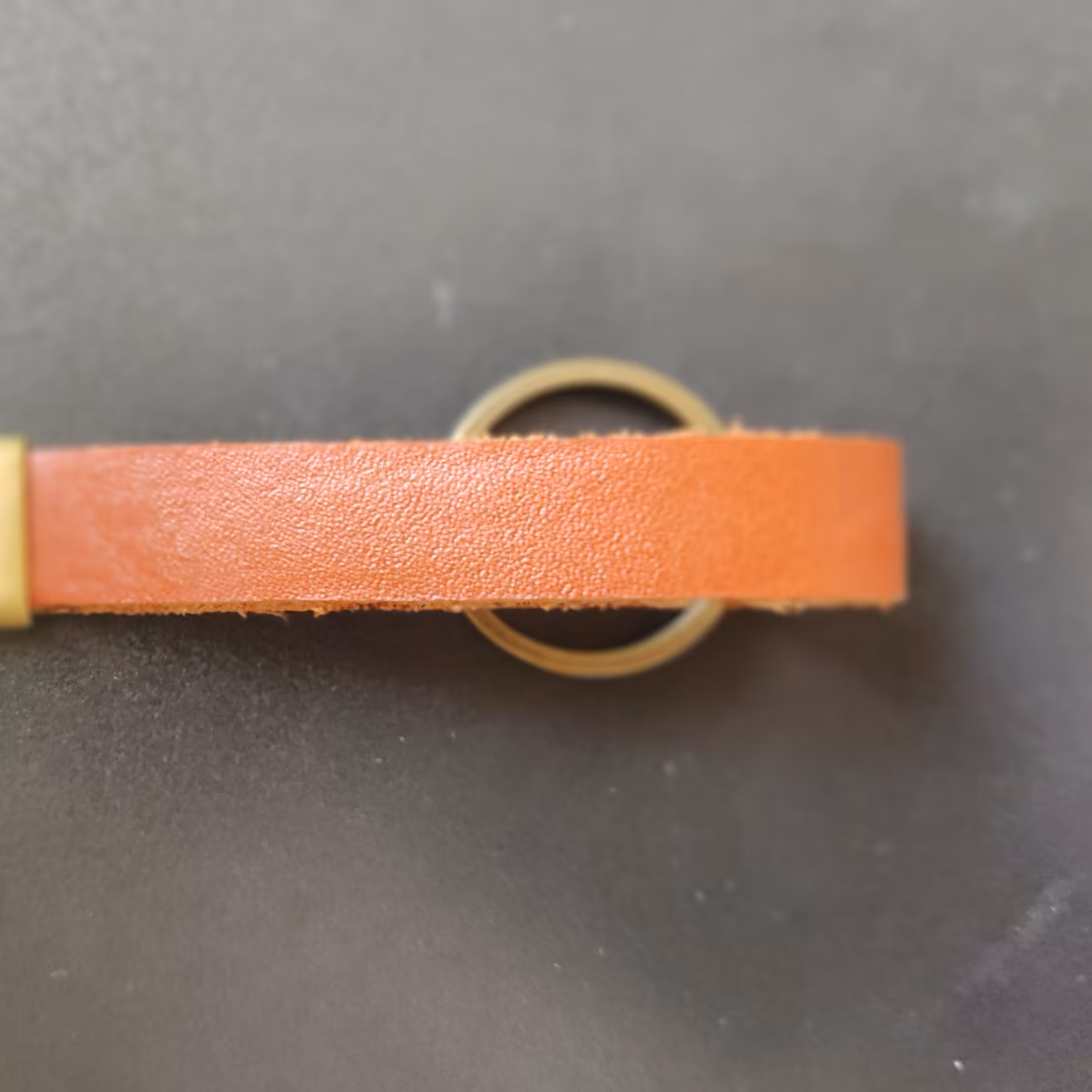 محصول چرمی جاکلیدی و..