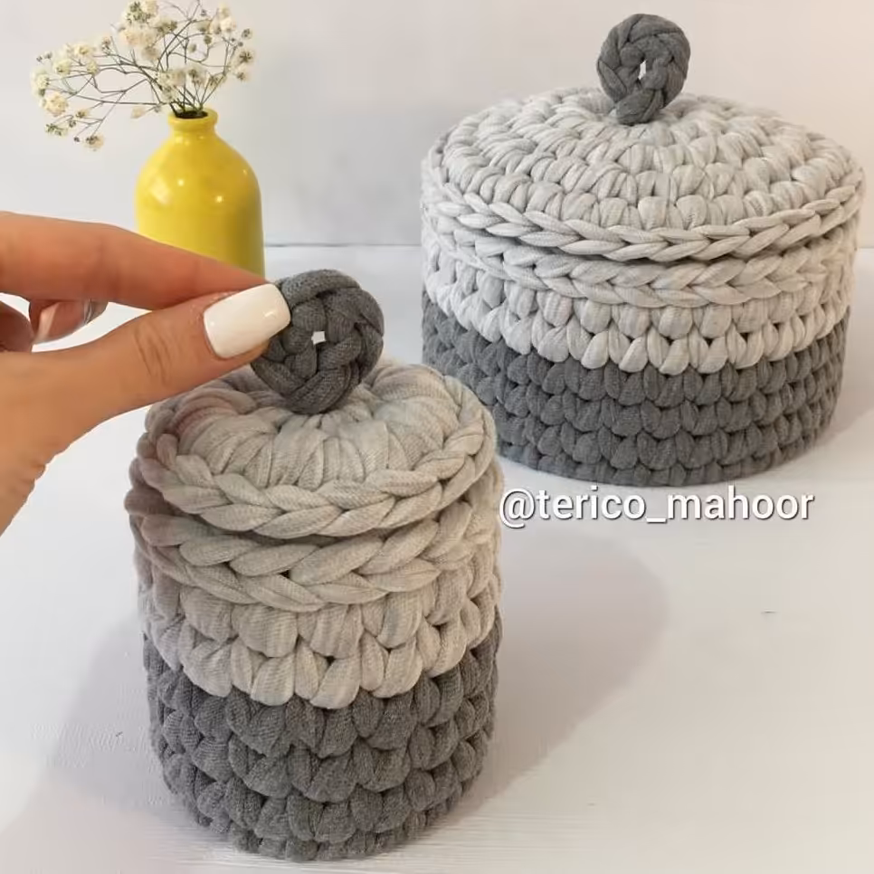 جاشکلاتی  و نظم دهنده رومیزی تریکو