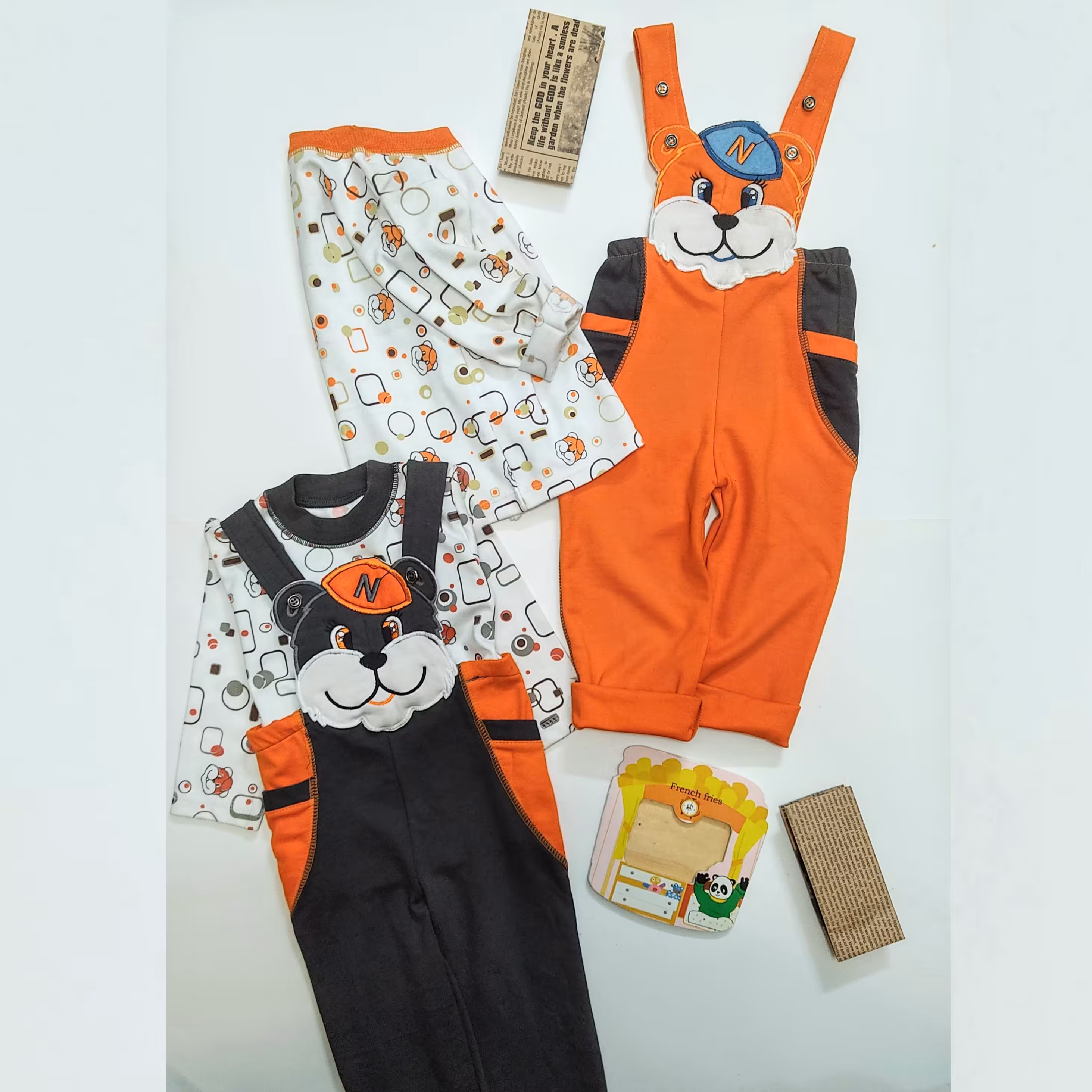 ست بیلر و بلوز آستین بلند پنبه صددرصد کیفیت عالی اسپرت دخترانه و پسرانه شلوار پیش بندی پیش سینه دار حدود یک تا دو سال