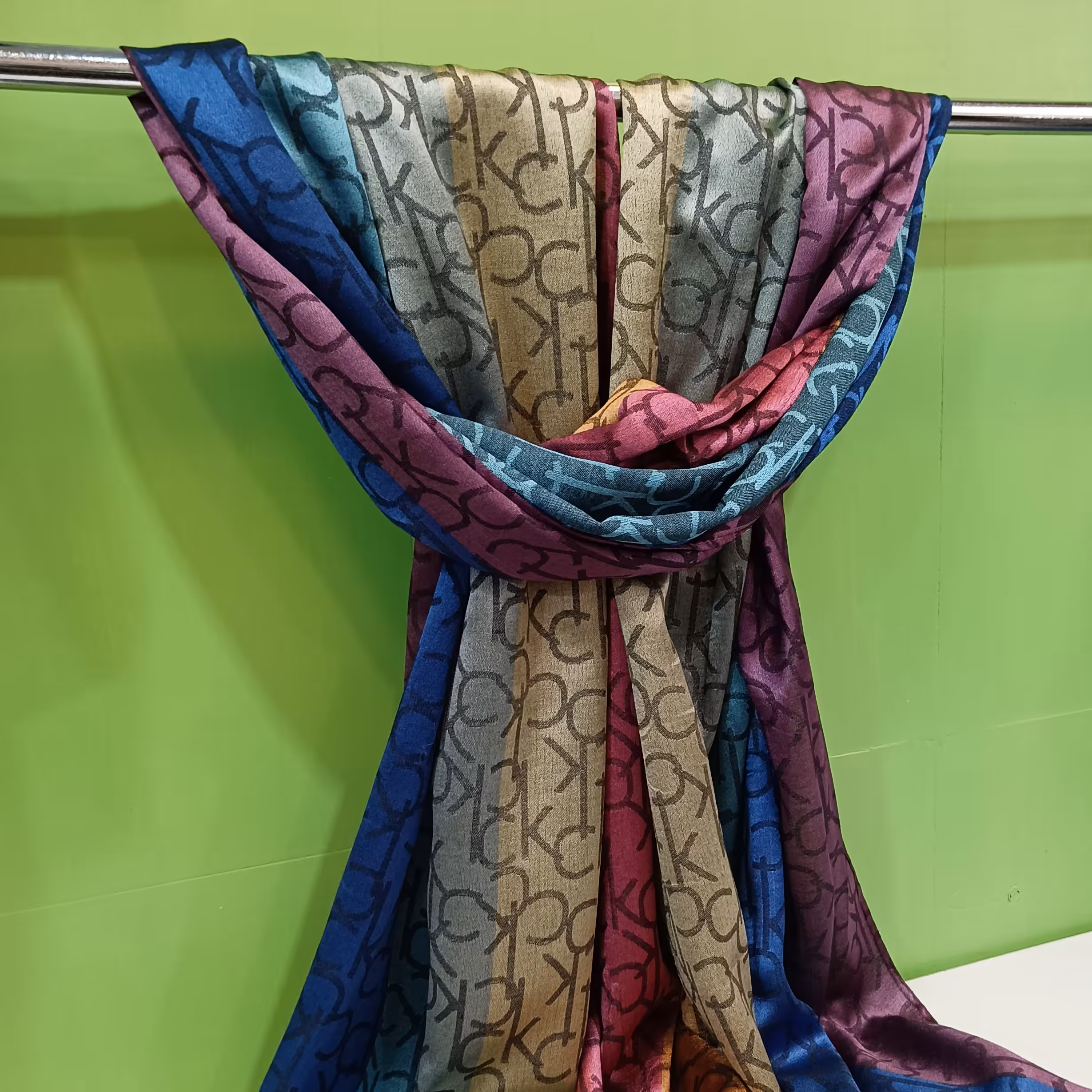 شال ژاکارد الیاف طبیعی طیفی هفت رنگ با ایستایی عالی و سبک