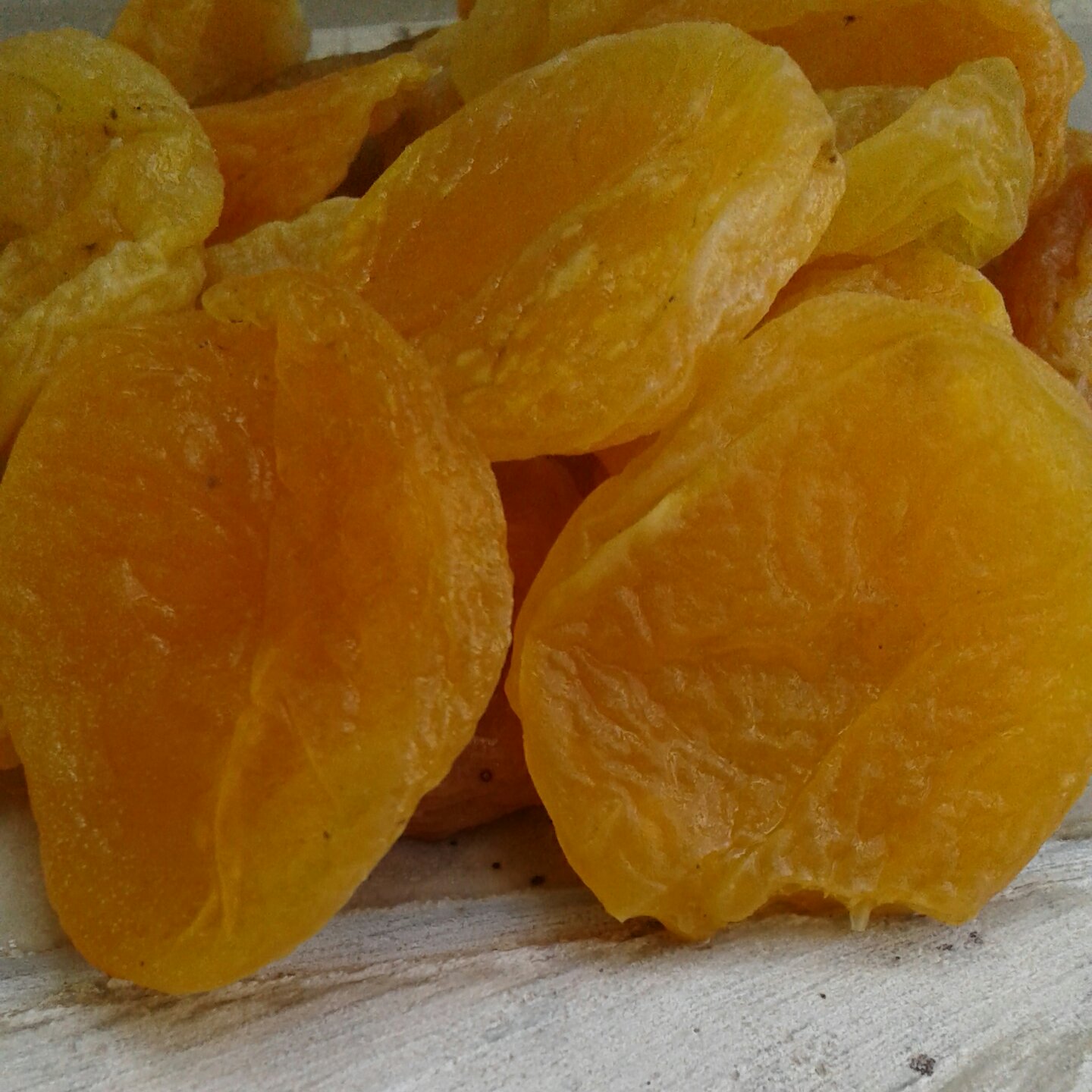 قیصی زردآلو(1کیلویی)