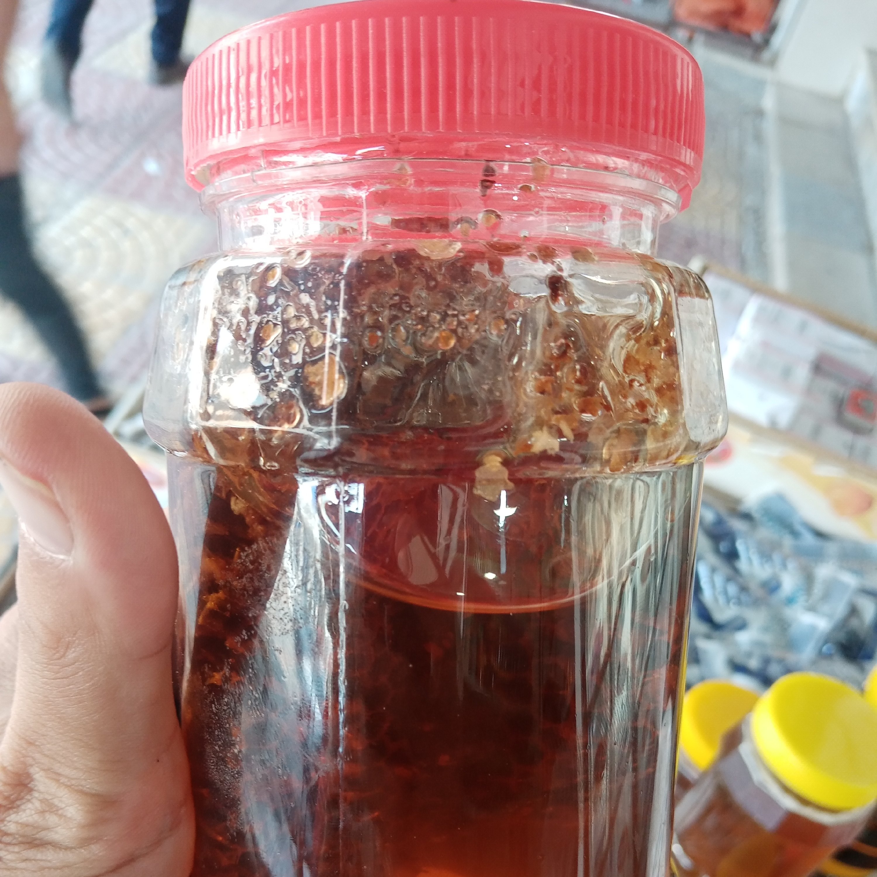 عسل موم دار