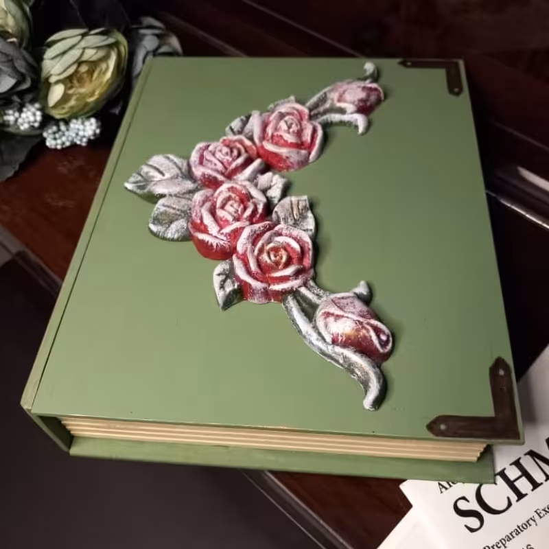 دکوری  طرح کتاب