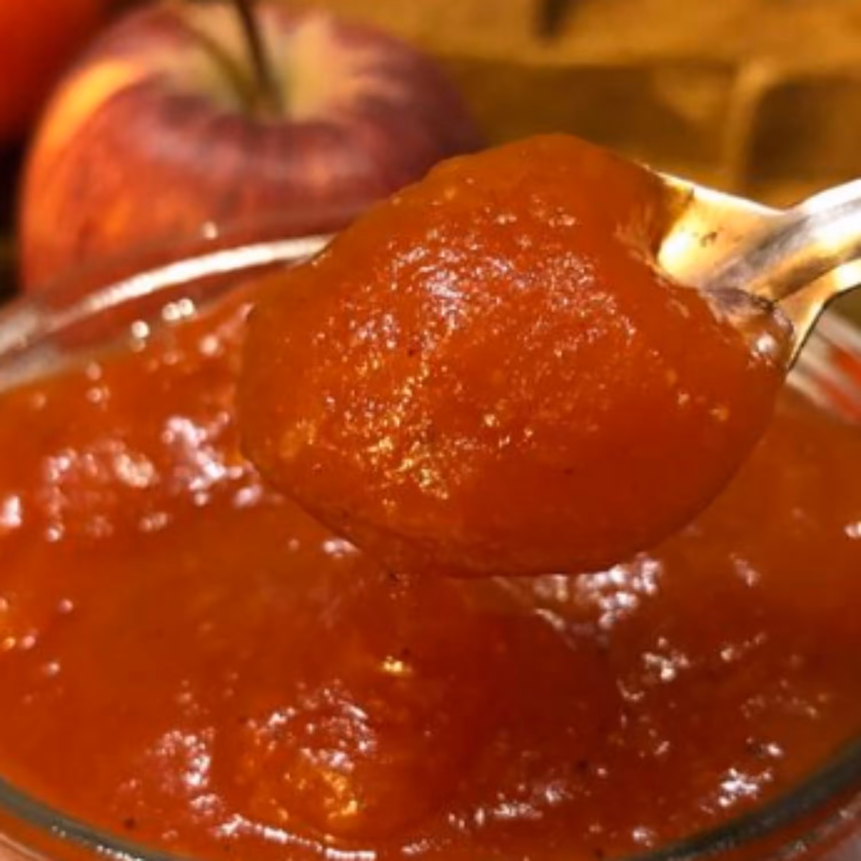 مربای مارمالاد سیب باعسل وزعفران پخته شده