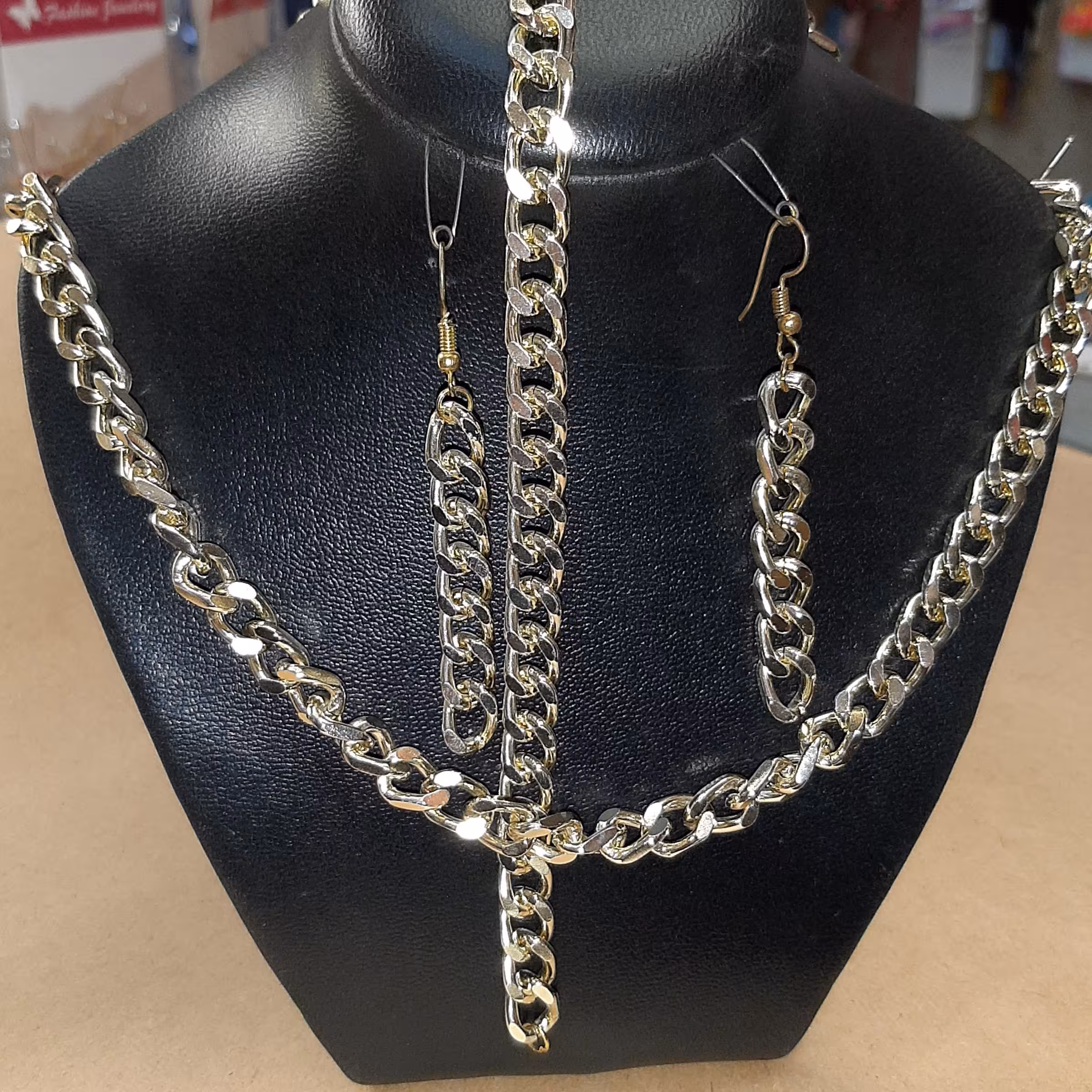 سرویس آلمینیوم  خوشگل برای دختر وخانم های خوشتیپ