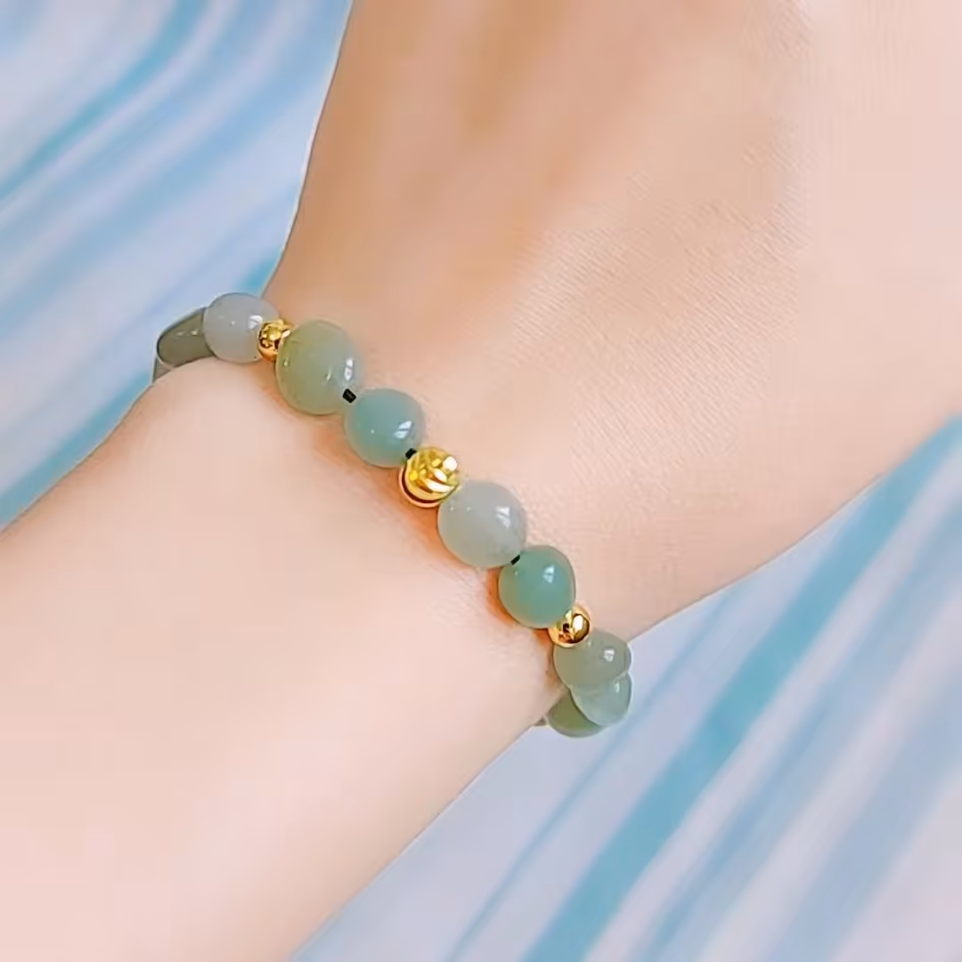 دستبند سنگ آونتورین نامنظم سبز  معروف به سنگ شانس با سنگ حدید و مهره استیل طرح طلا