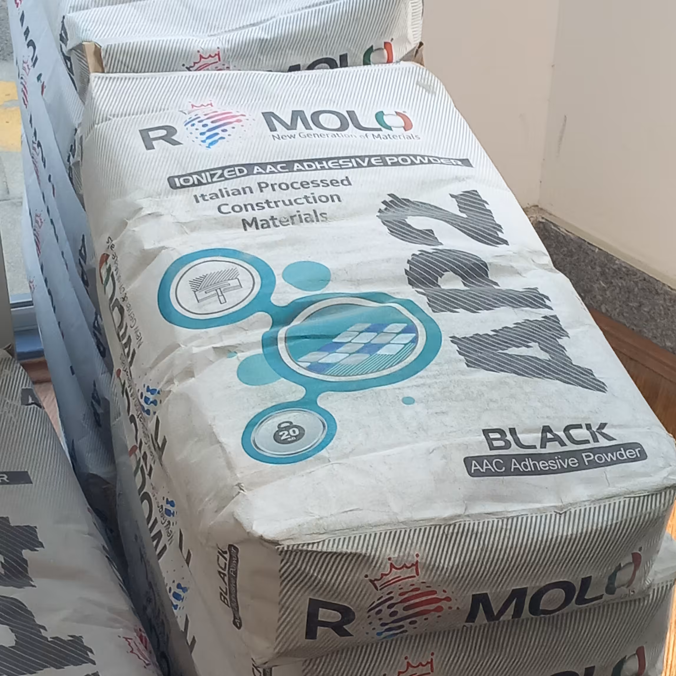 چسب پودری هلبلکس(ملات آماده) 20 کیلویی رومولو AP2 تحت لیسانس ایتالیا 