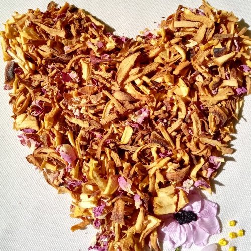 دمنوش به،سیب،گل محمدی