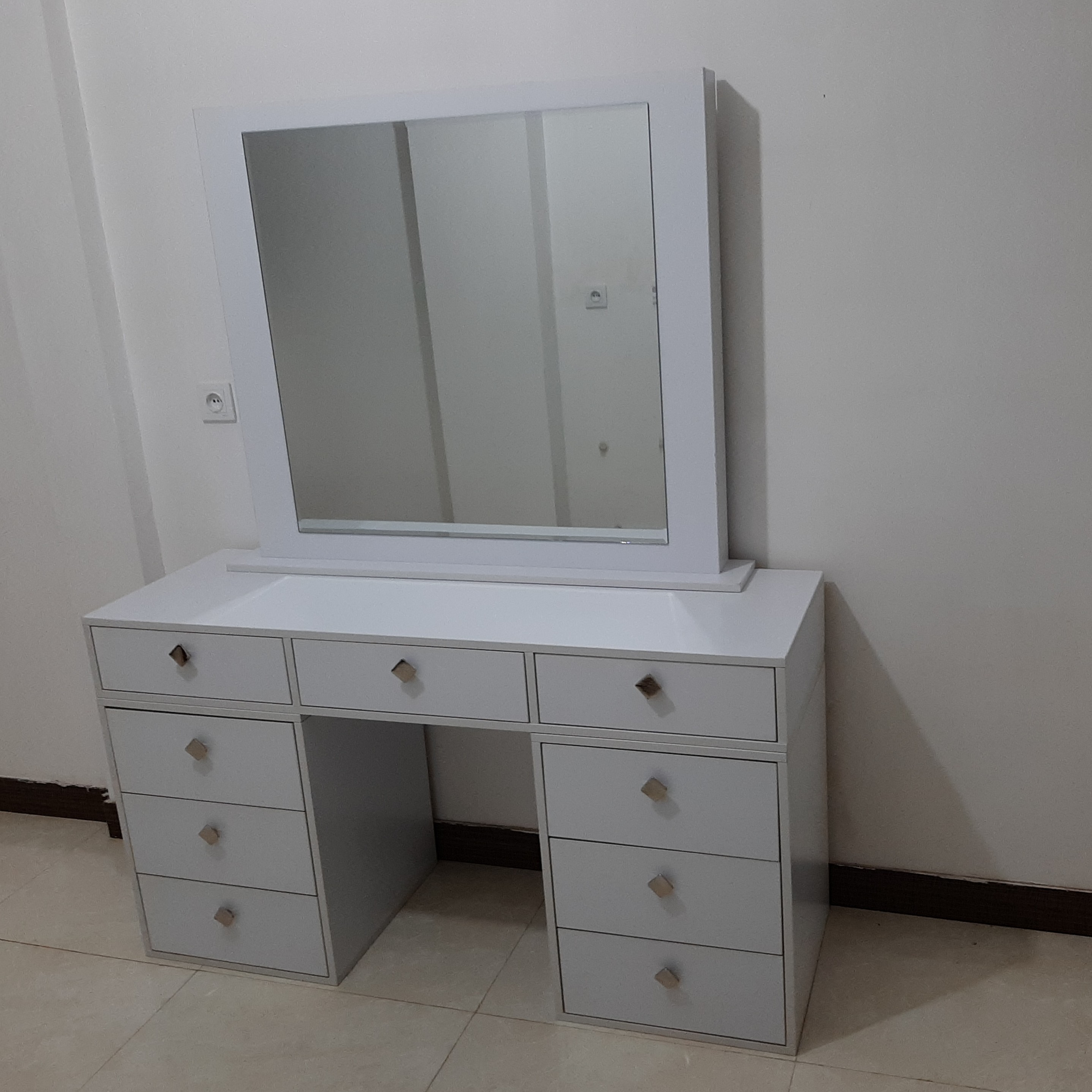 میز آرایش آینه دار 4 تیکه با ارسال رایگان به تهران و کرج