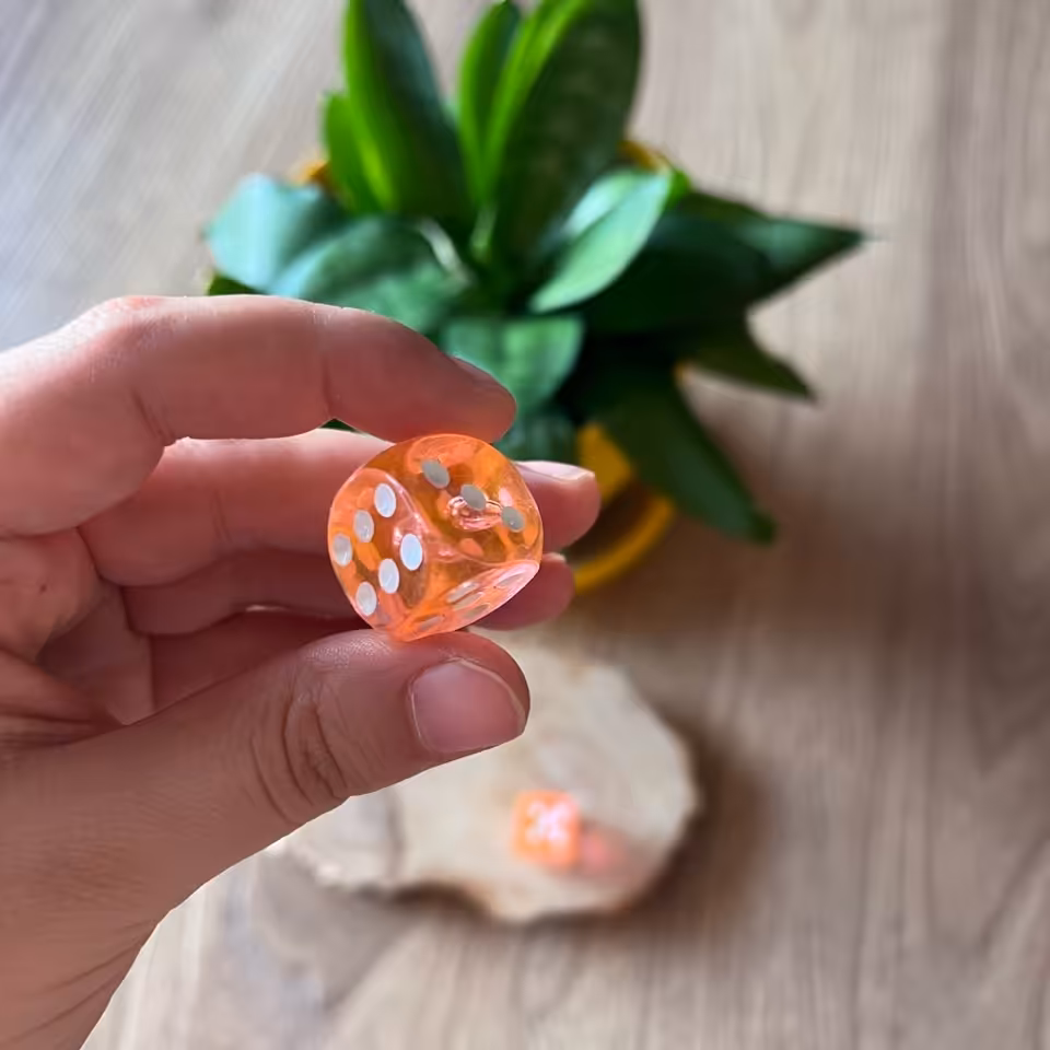 تاس شیشه ای رنگی 18 میل کد 7