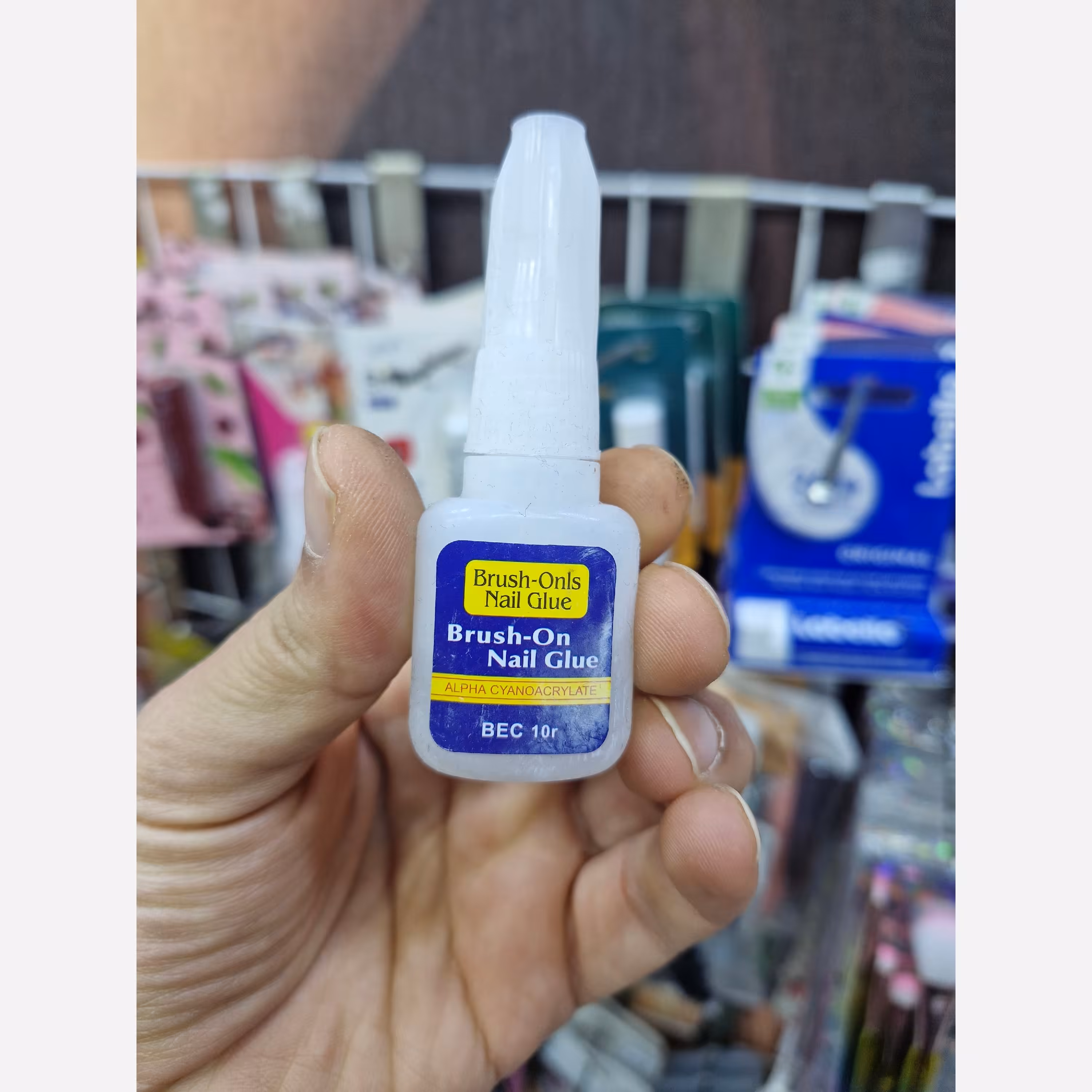 چسب لاکی ناخن مصنوعی 