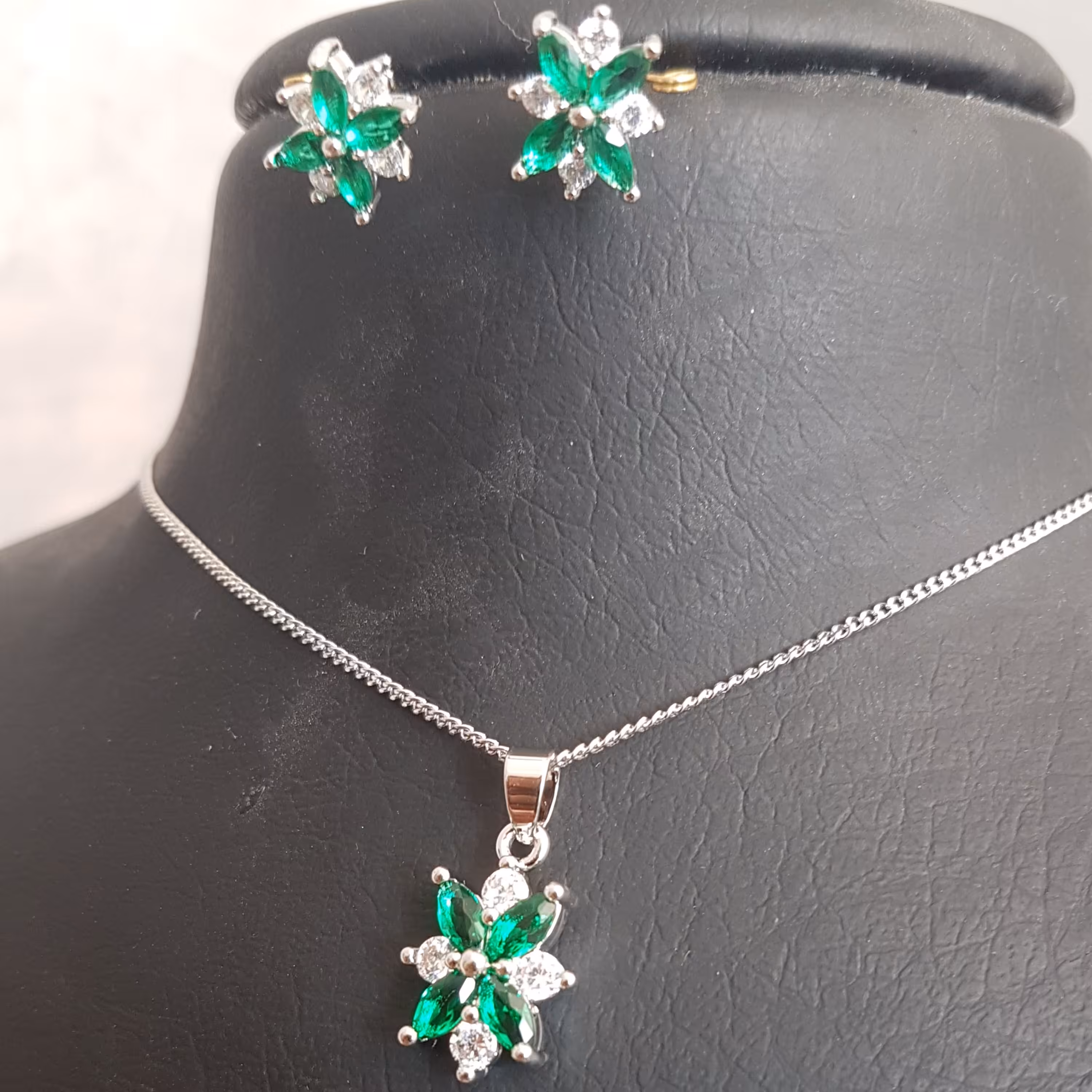 نیم ست طرح جواهر گل زبرجد