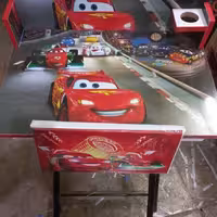 میز تحریر طرح ماشین مک کوئین 