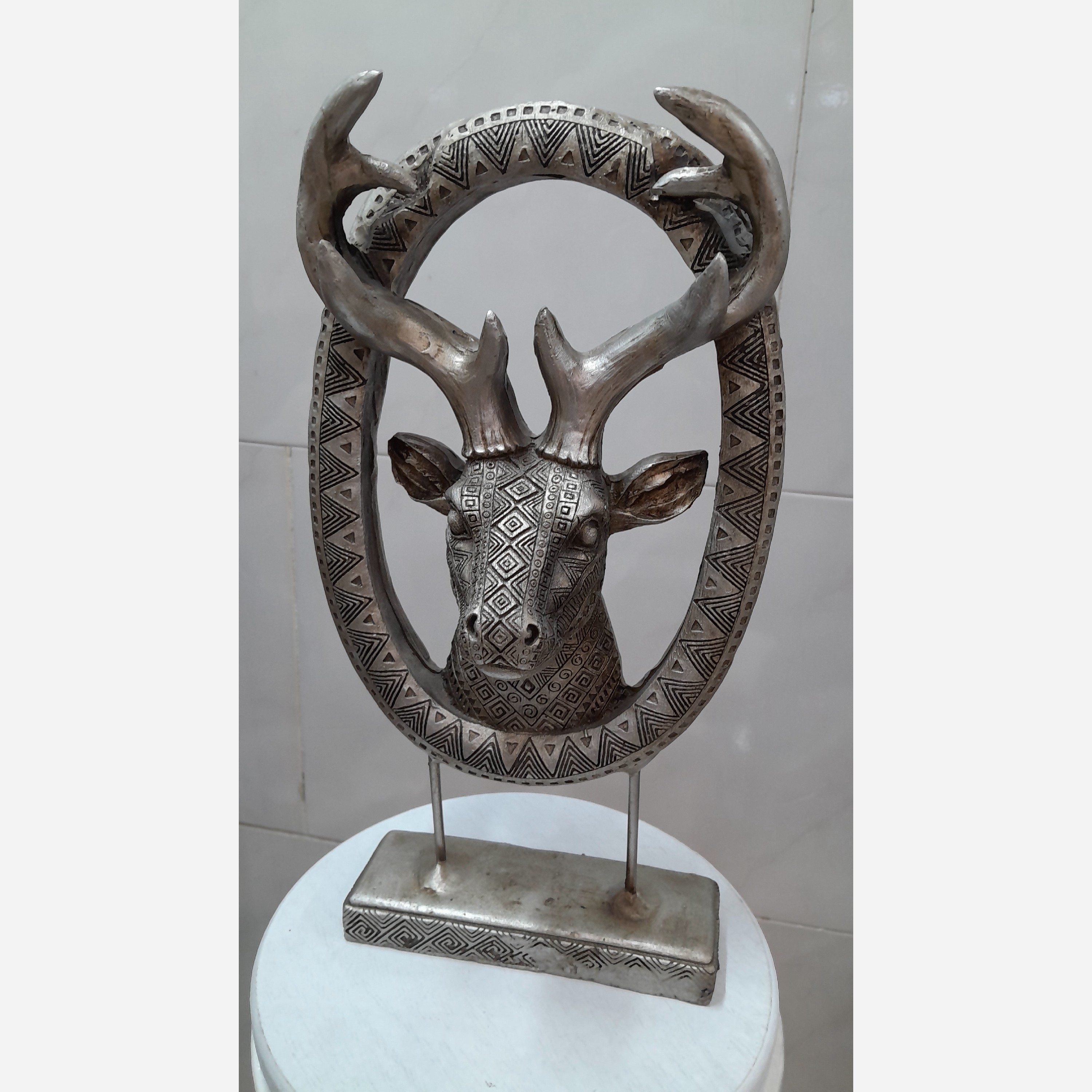تندیس گوزن