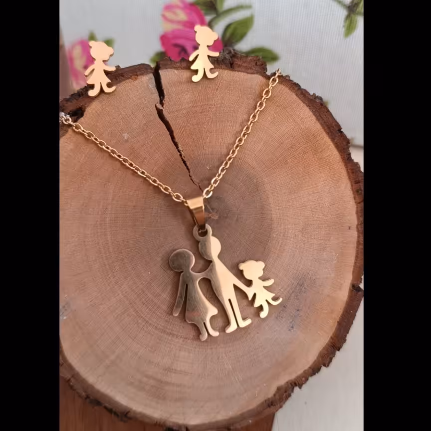 نیم ست طلایی رنگ ثابت طرح family 3(کد89)