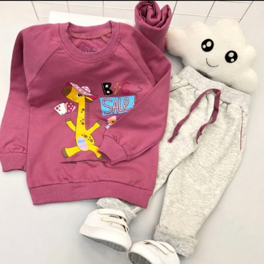 بلوز شلوار بچگانه کاملا اسپرته و دختر و پسر نداره سایز 45 و 50