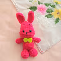 اسباب بازی عروسک بافتنی کاموایی آویز سرکلیدی جاکلیدی خرگوش