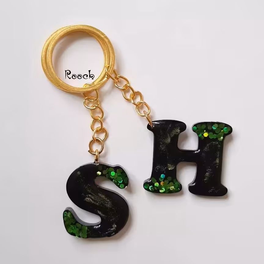 جاکلیدی رزینی حروف انگلیسی با هر طرح و رنگ دلخواه شما قابل سفارش است 