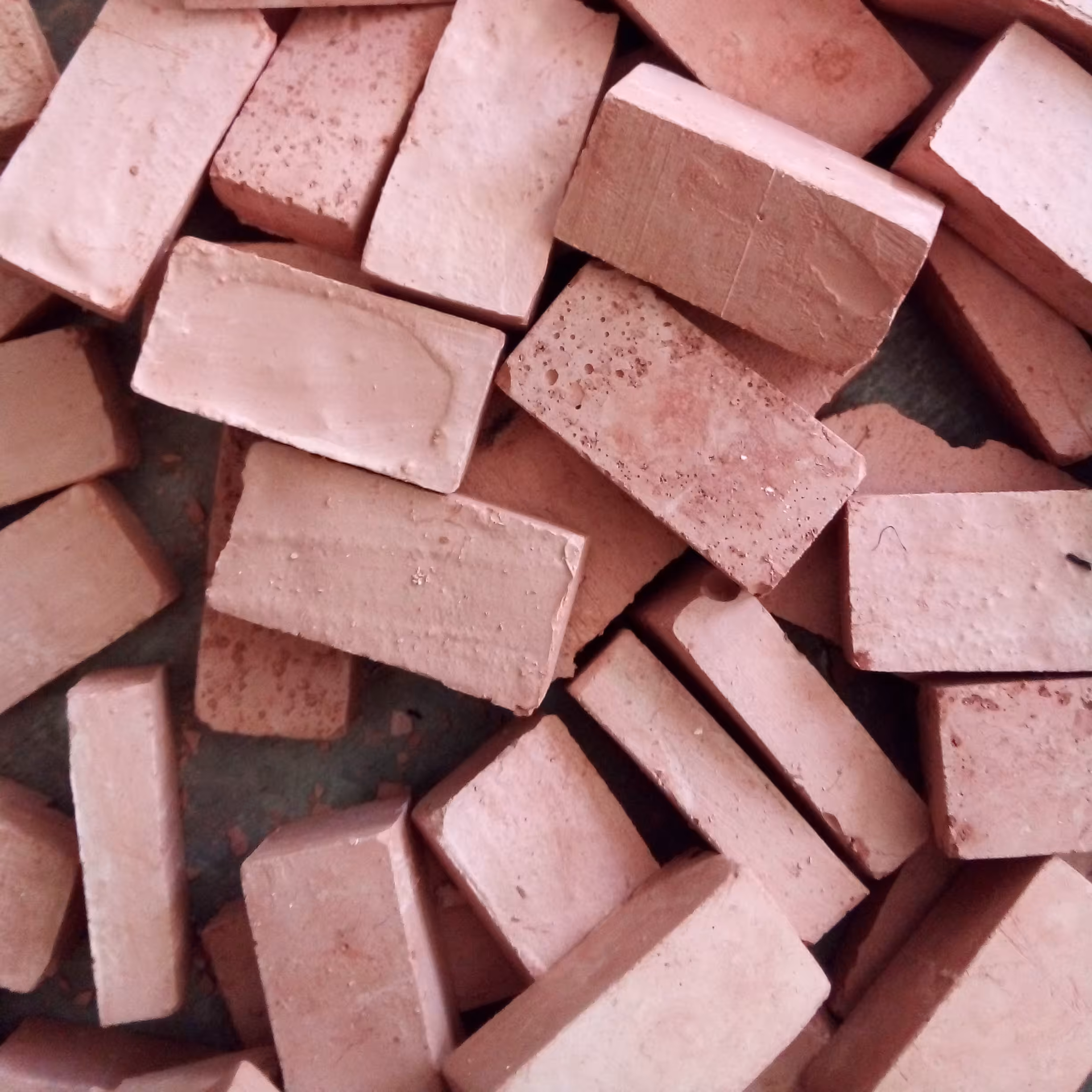 آجر ماکت سازی 500 عدد اسباب بازی ساختنی مینیاتوری فکری   قرمز آجری  مخصوص هنرمندان معماران دانشجویان  محصلین عزیز