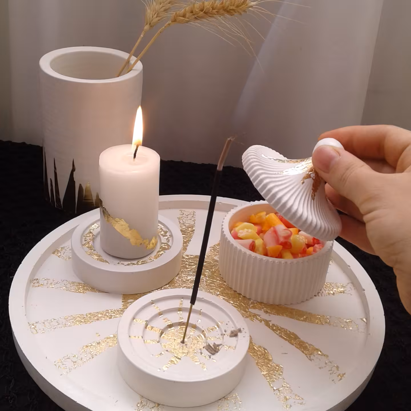 دکوری سفید تزیین ورق طلا سایز سینی 25 