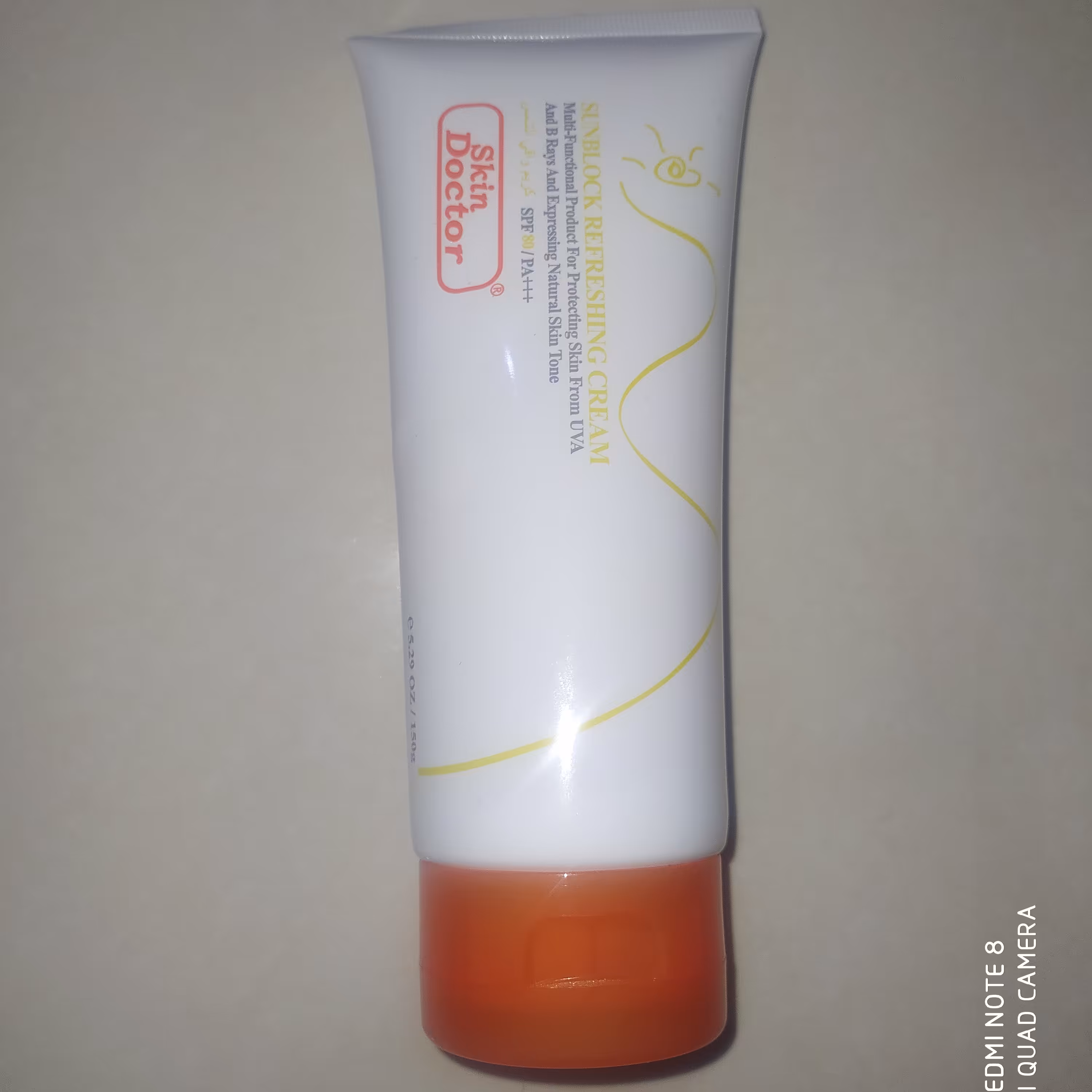 ضدافتاب دکتر اسکین اصلی بیرنگ فلوییدی با جذب فوری آبرسان جوان کننده روشن کننده ضدچروک 