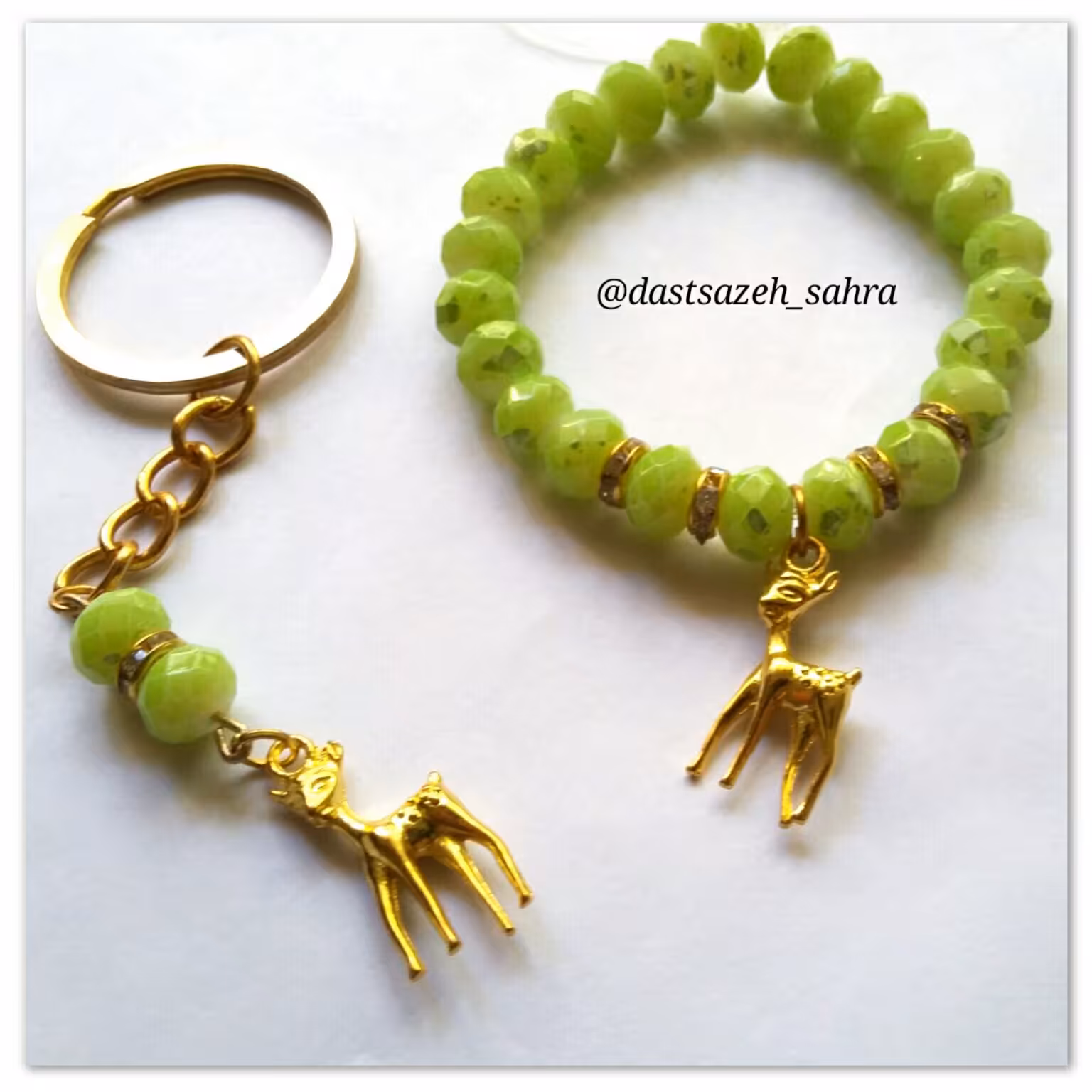 دستبند و جاکلیدی کریستال سبز و پلاک برنجی آهو