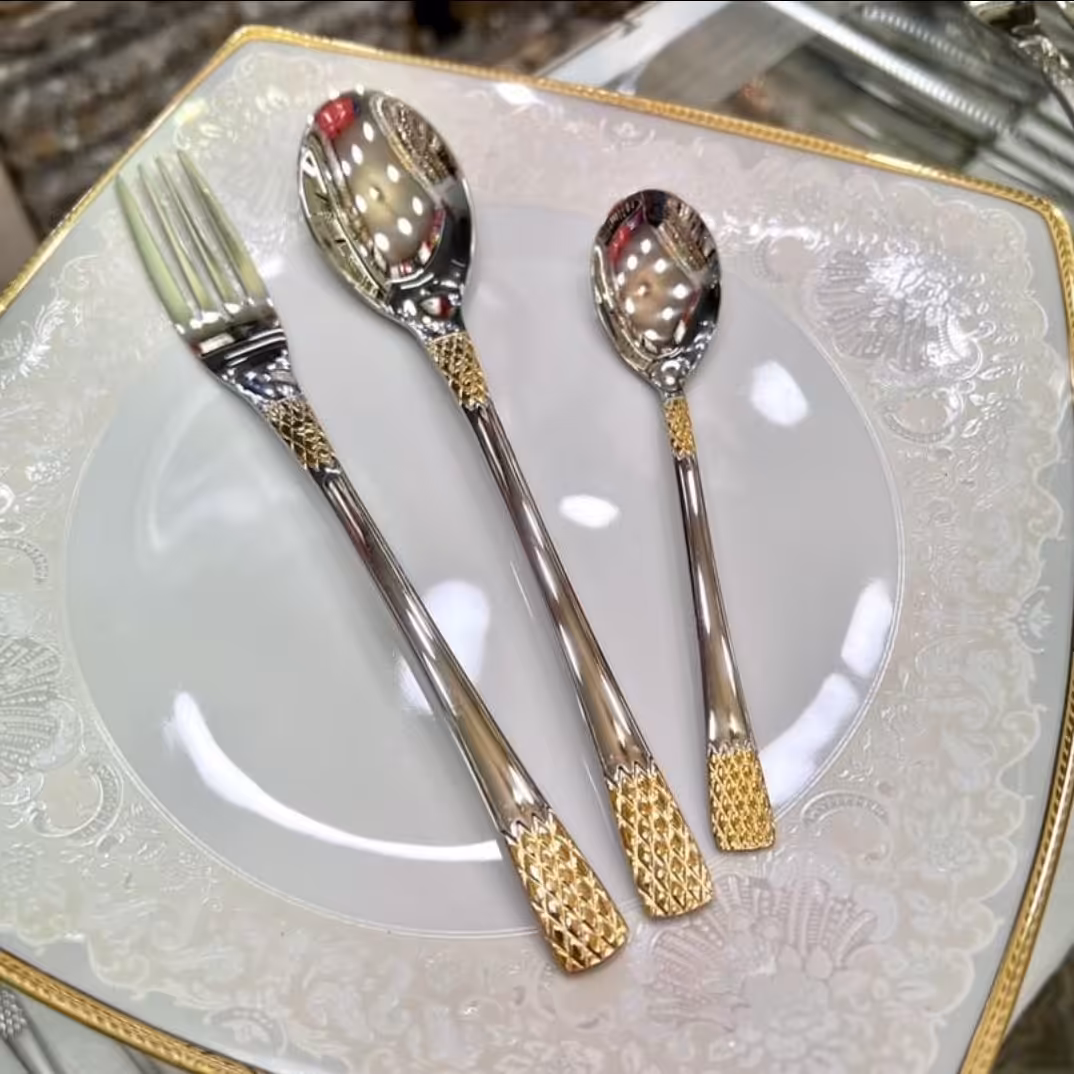 سرویس قاشق و چنگال 24 نفره طلایی