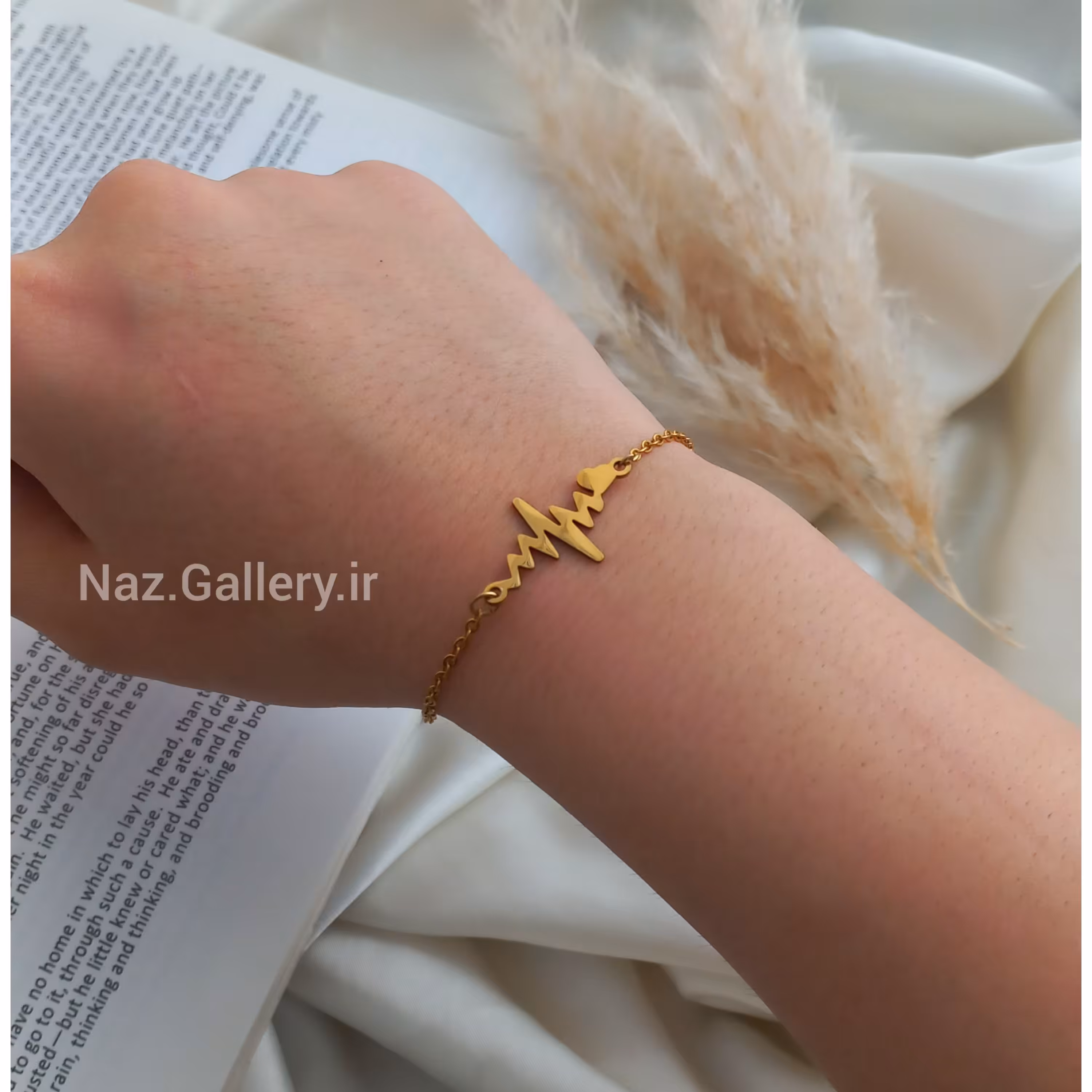 دستبند طلایی ضربان قلب استیل
