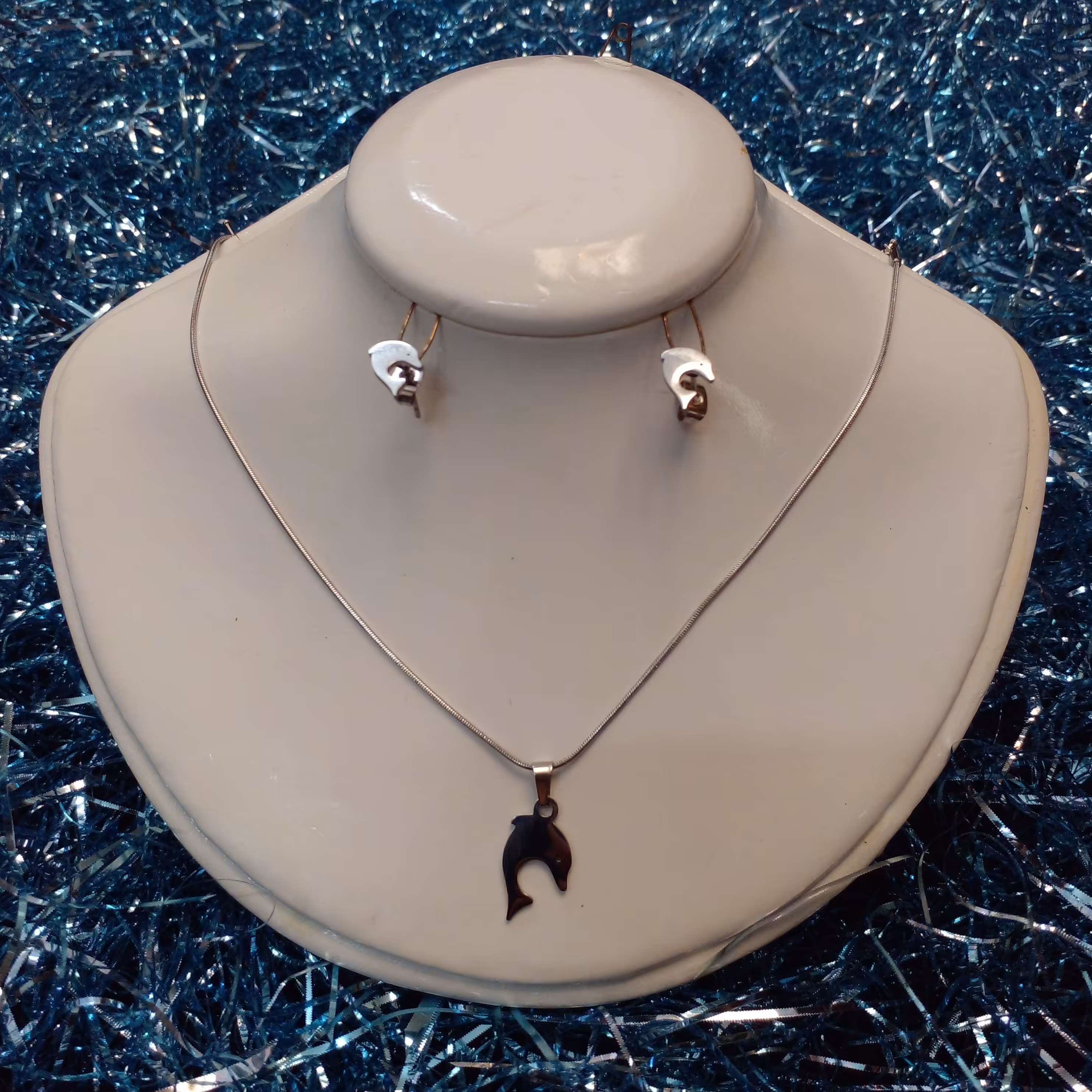 نیم ست گوشواره و گردنبند مدل دلفین (بدلیجات مجلسی) به همراه زنجیر 