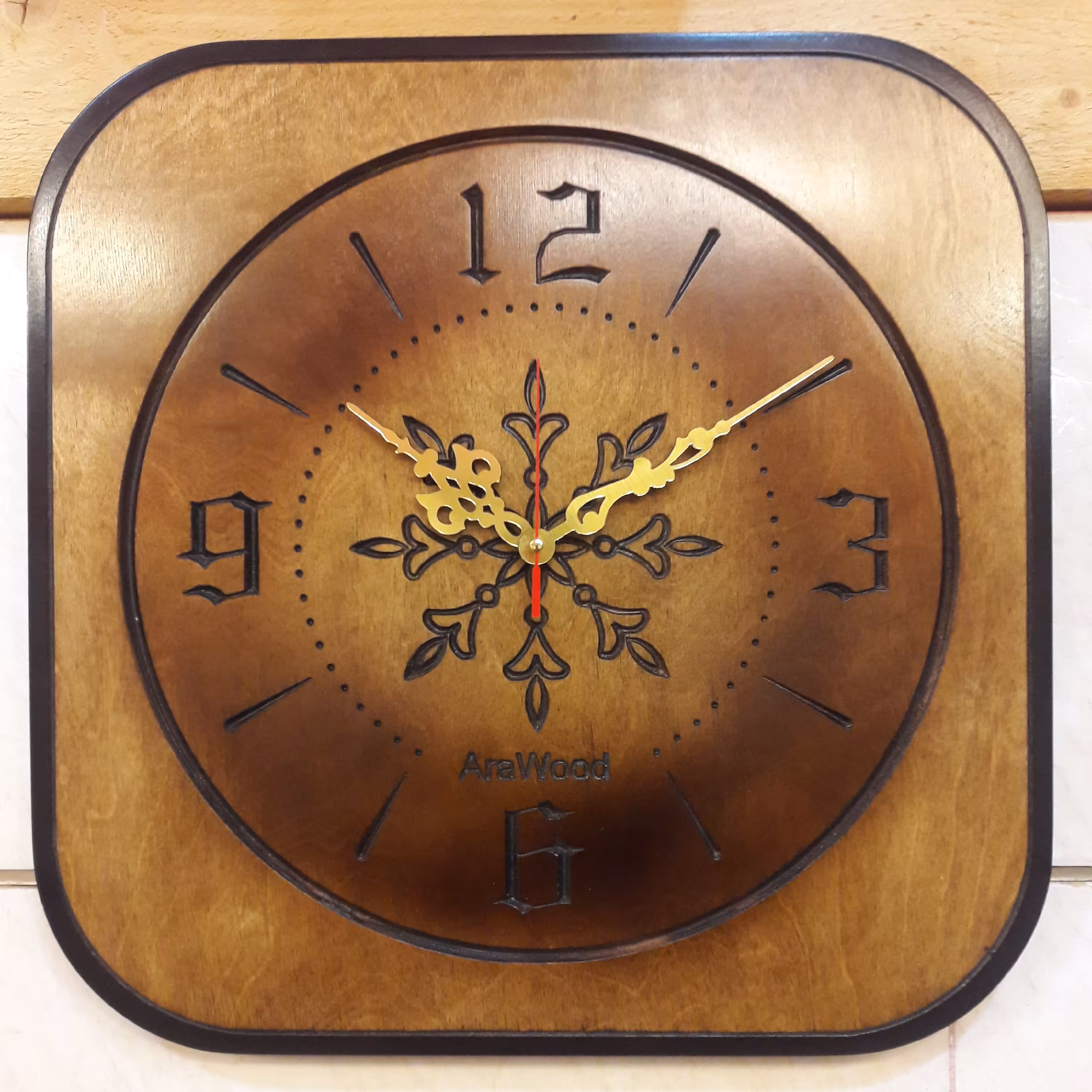 ساعت دیواری چوبی کد 109