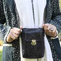 کیف مدارک کراس بادی و گردنی چرم گاوی طرح خشتی اسپرت سایز کوچک
