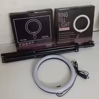 رینگ لایت متوسط با سه پایه 2 متری 