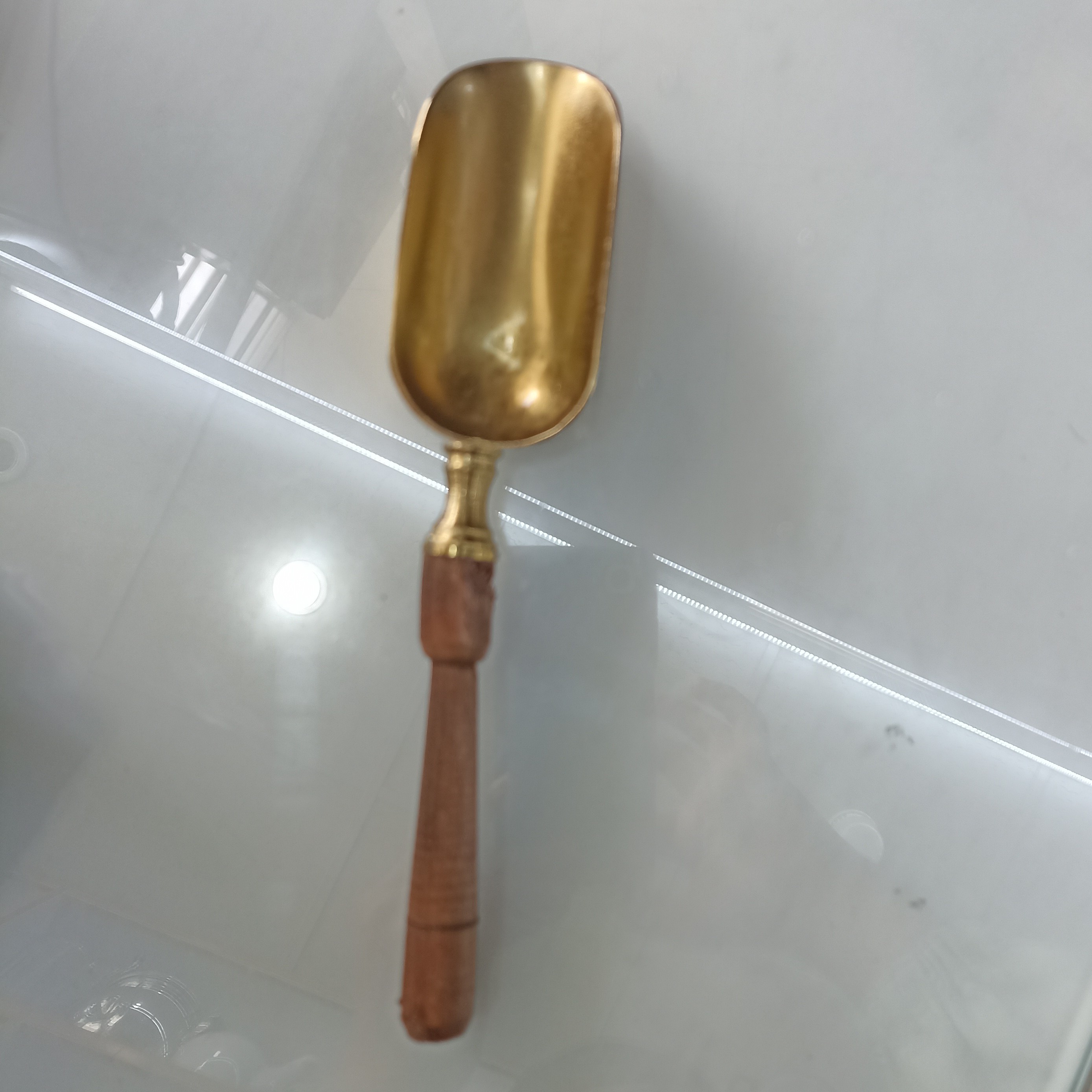 ملاقه آجیل دسته چوبی