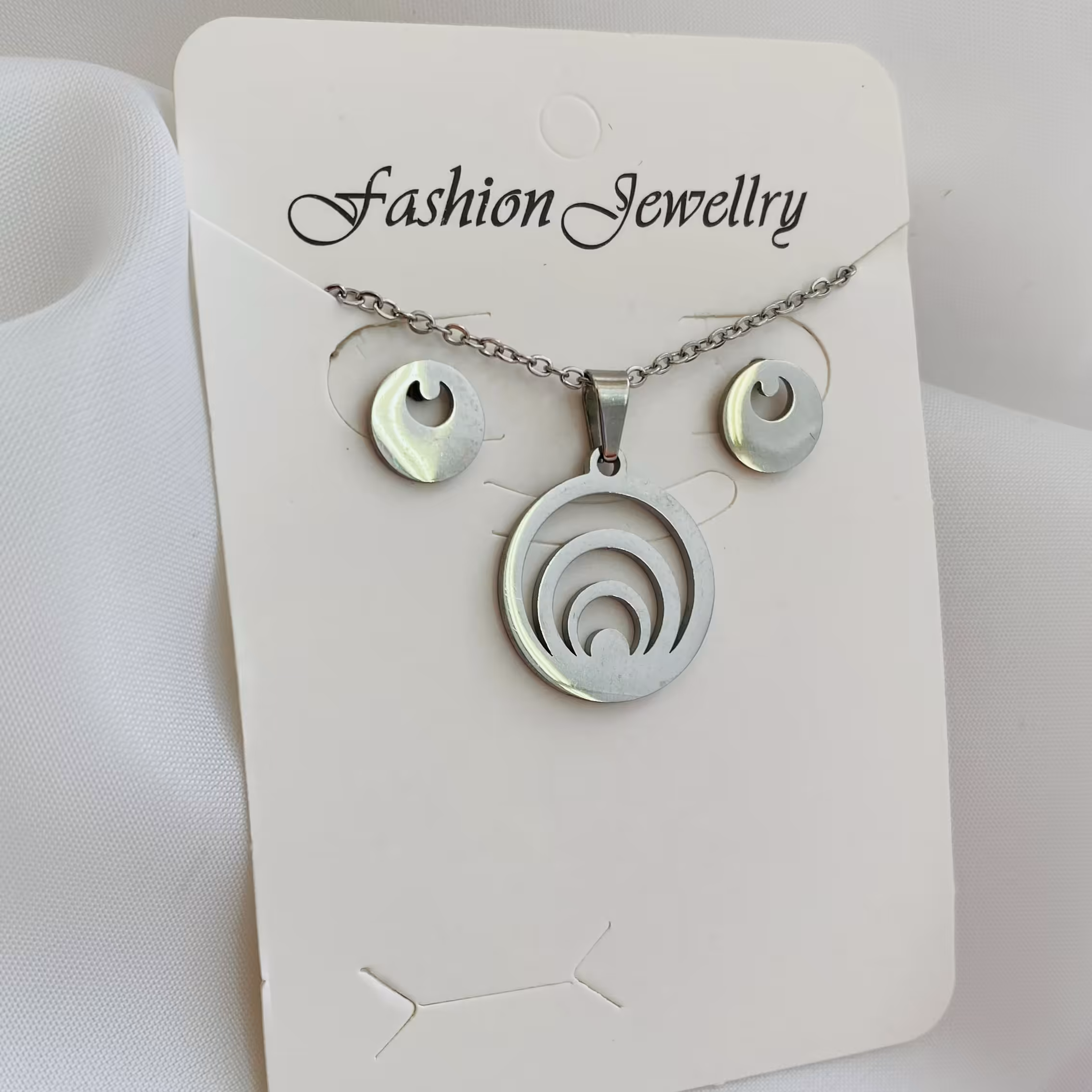 نیمست  دایره نقره ای استیل ضد حساسیت با زنجیر 