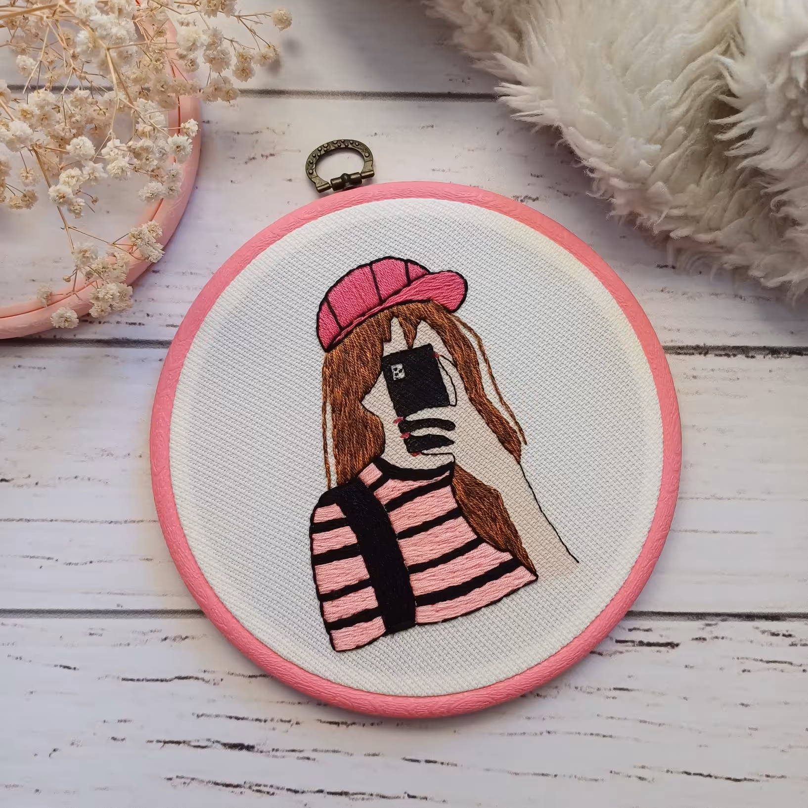 گلدوزی دختر