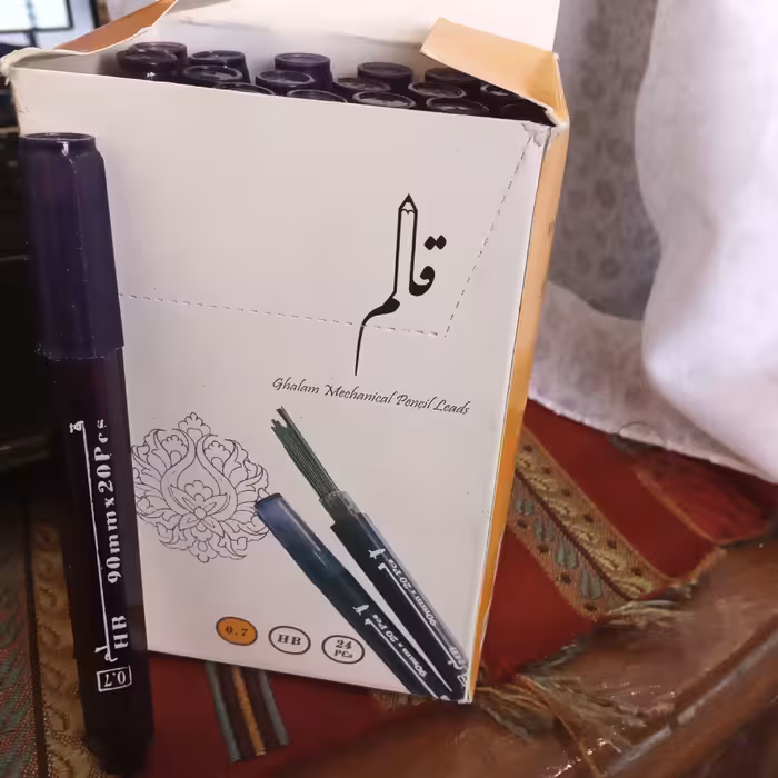 نو ک 0.7  درجه یک بسته 33 عددی مغزی 0.7 قلم