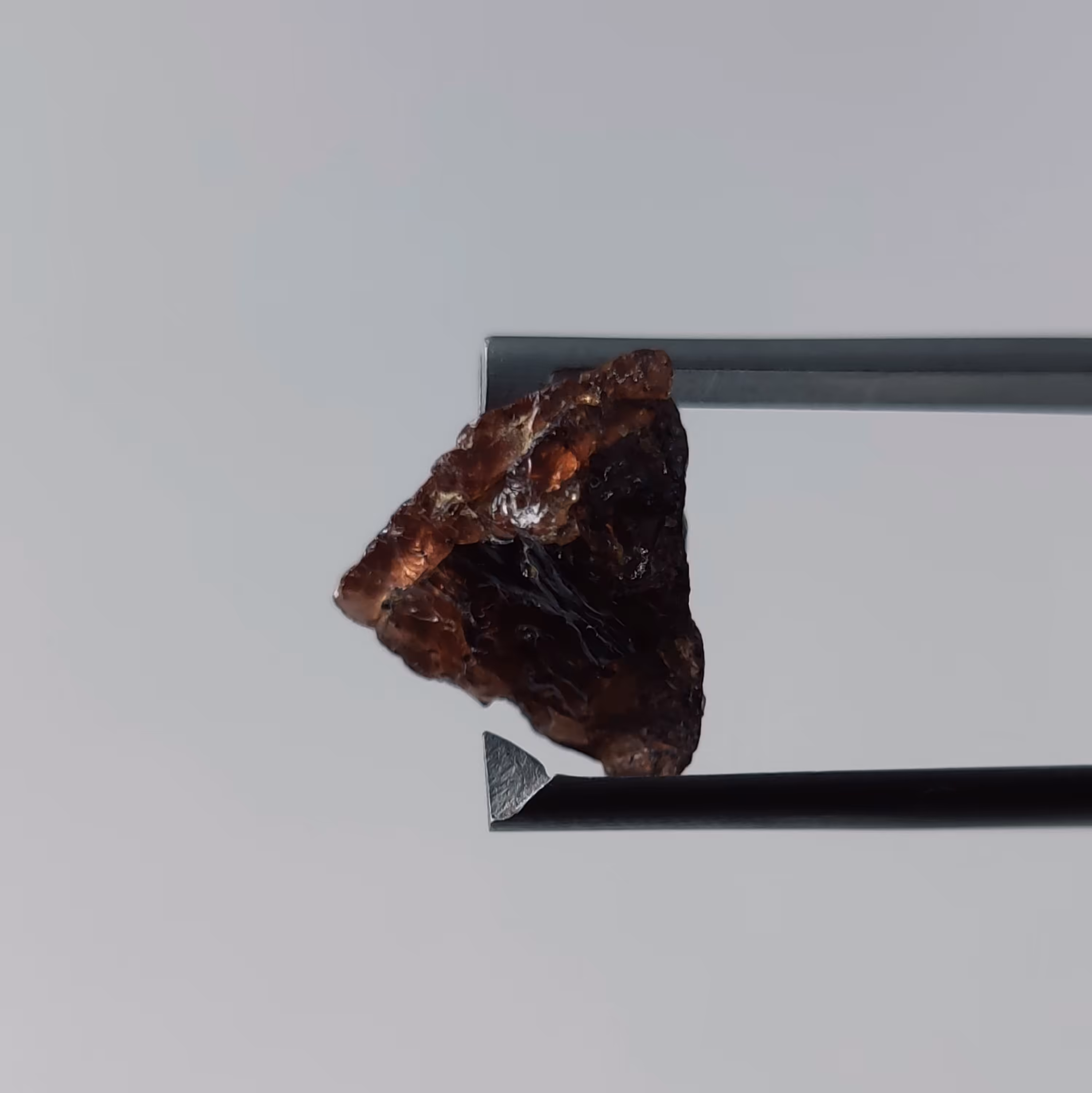 راف سنگ گارنت سرخ ( آلماندین ) معدنی و طبیعی        