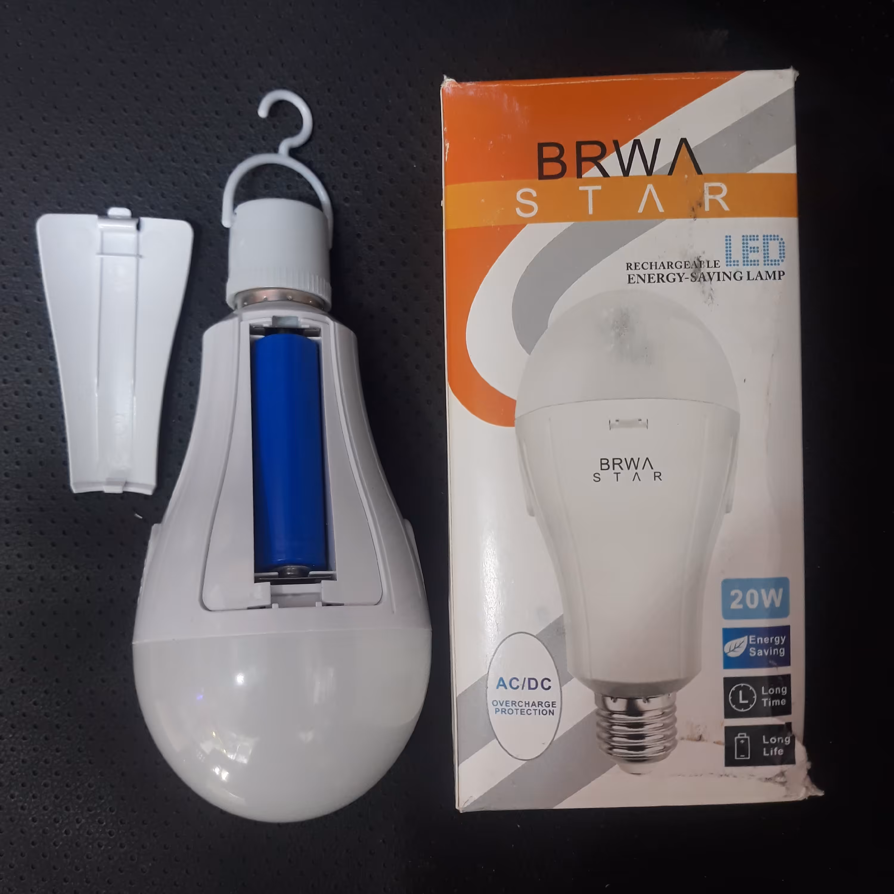 لامپ شارژی دارای دو عدد باطری 