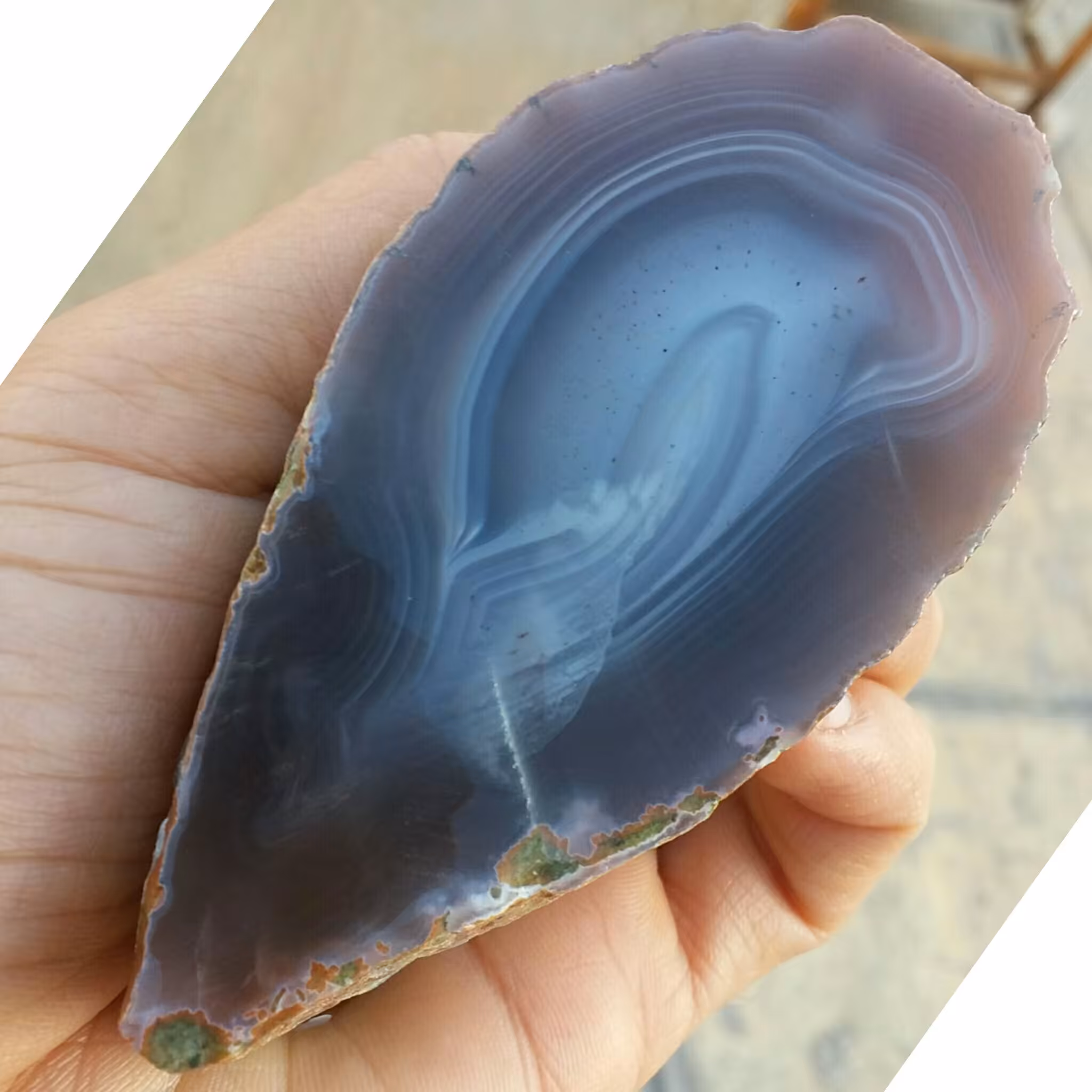 اسلایس سنگ راف عقیق سلیمانی 3بعدی رنگ خاص شاهکار خلقت کاملا طبیعی
با قابلیت ساخت چندین نگین و چند اسلایس مجدد
