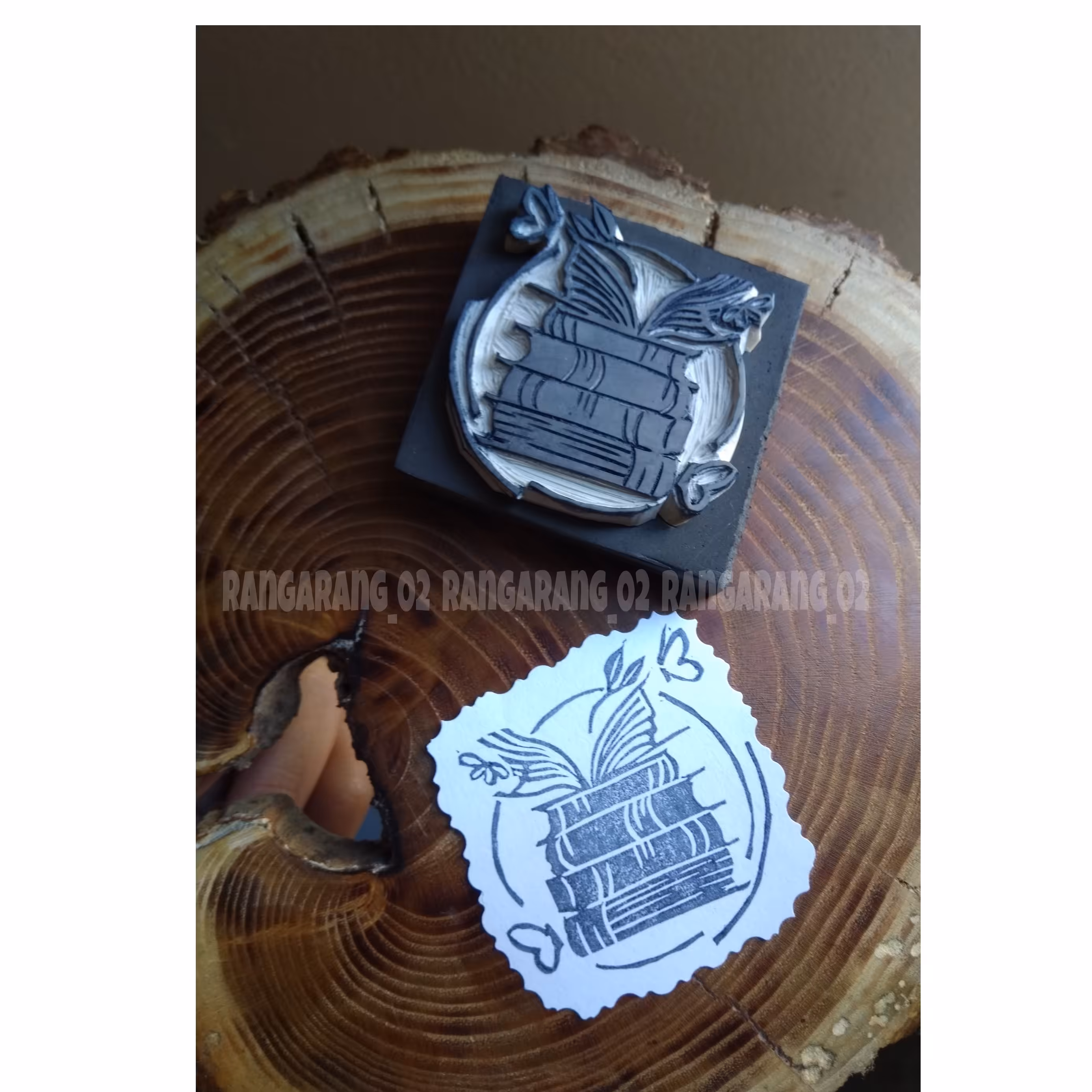 مهر لینو طرح کتابخانه شخصی