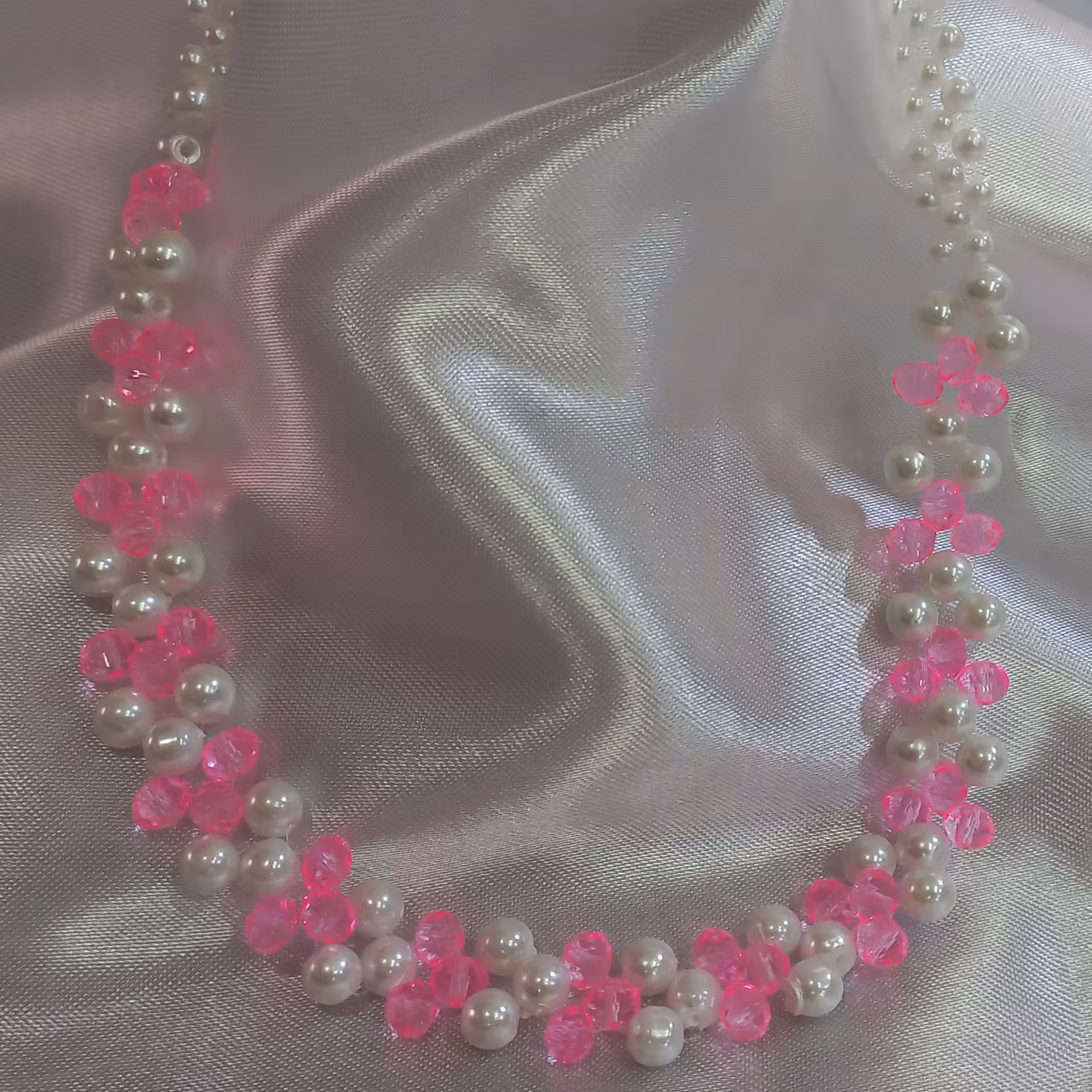 گردنبند صورتی