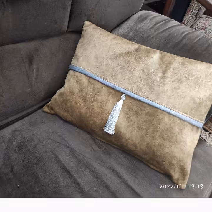 کاور کوسن مستطیلی طرح دار ومنگوله دار با پارچه مخمل مبلی مسکو. 