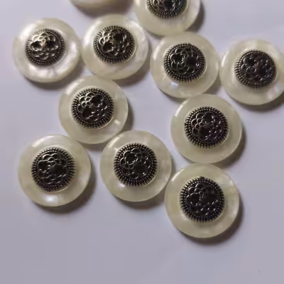 دکمه پیراهنی