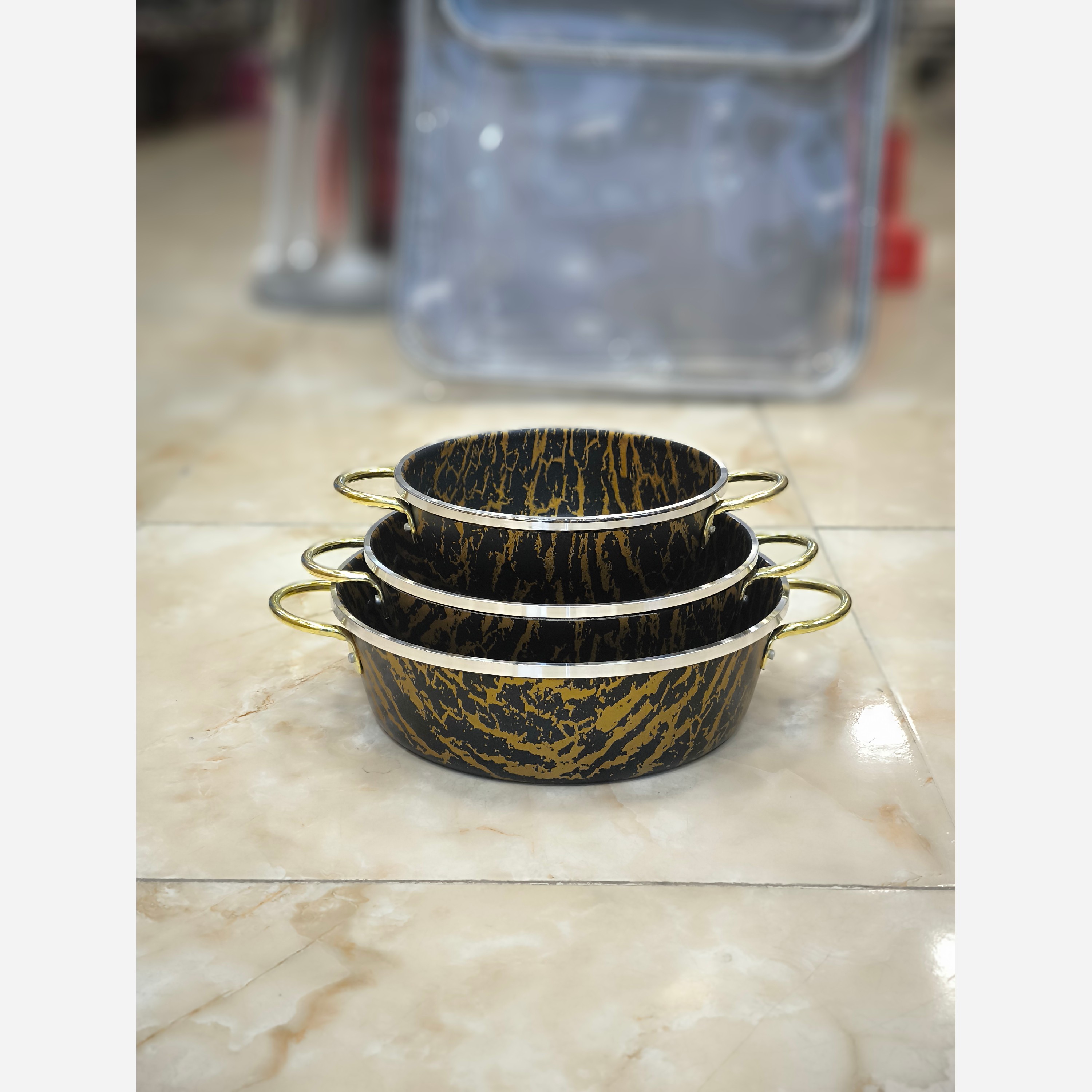 سه تابه ( ماهیتابه) دو دسته طلایی ببری سنگی