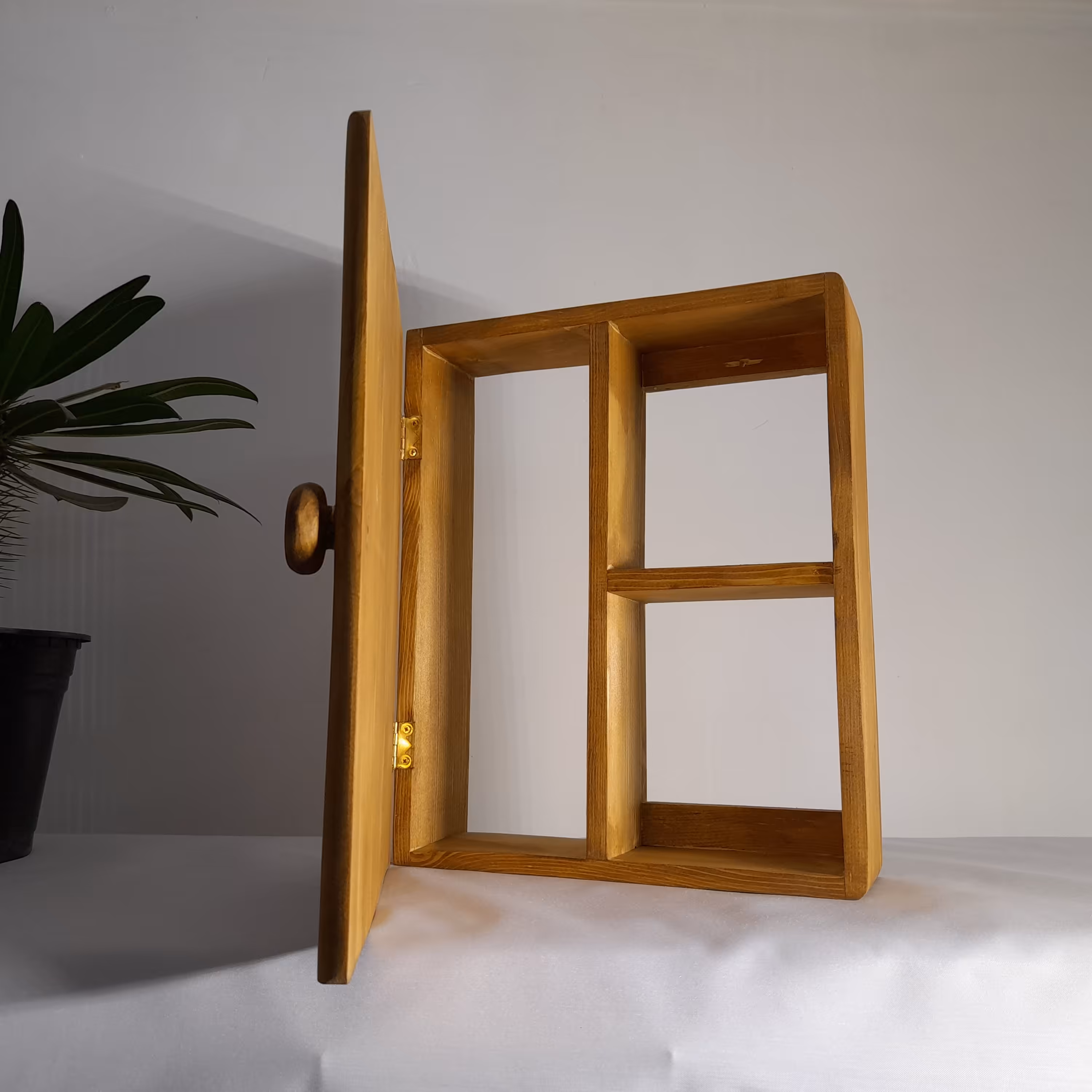 جعبه چوبی  پد و نوار بهداشتی