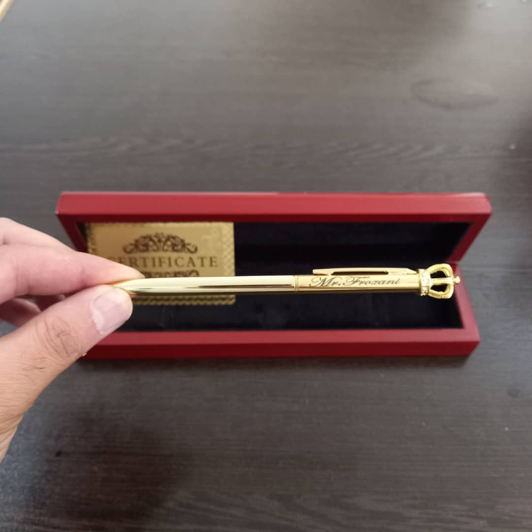 خودکار روکش طلا  شناسنامه دار همراه با جعبه چوبی ارجینال و حک اسم