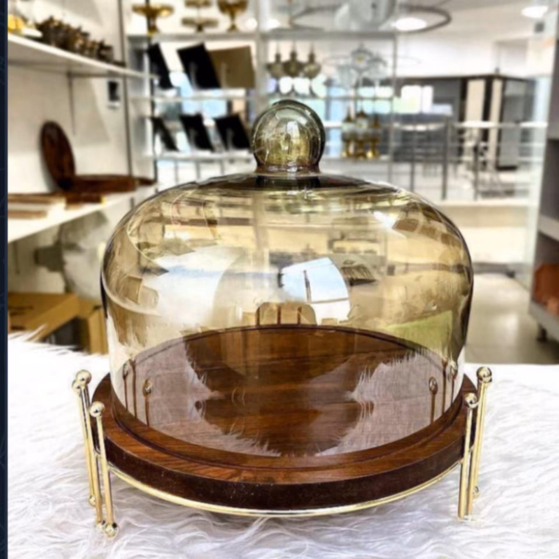 کاپ کیک قطر 30 سانت بدنه چوبی شیشه رنگ شامپاینی و پایه پیوتر فلزی