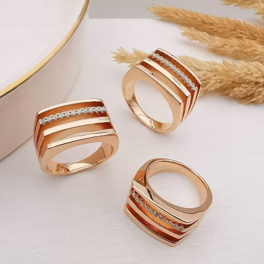 انگشتر خطی طرح طلا از
( برند ژوپینگ)