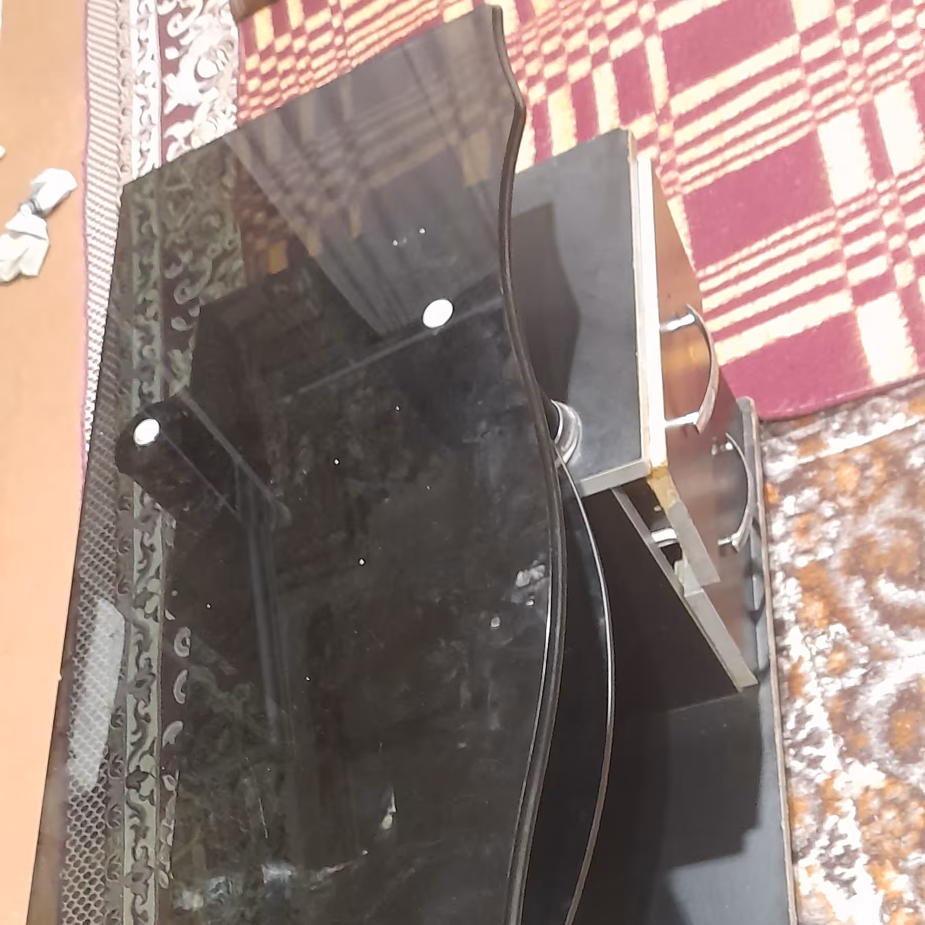 میز تلوزیون سیاه  نشکن 