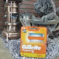 یدک ژیلت فیوژن 4تایی 5 لبه